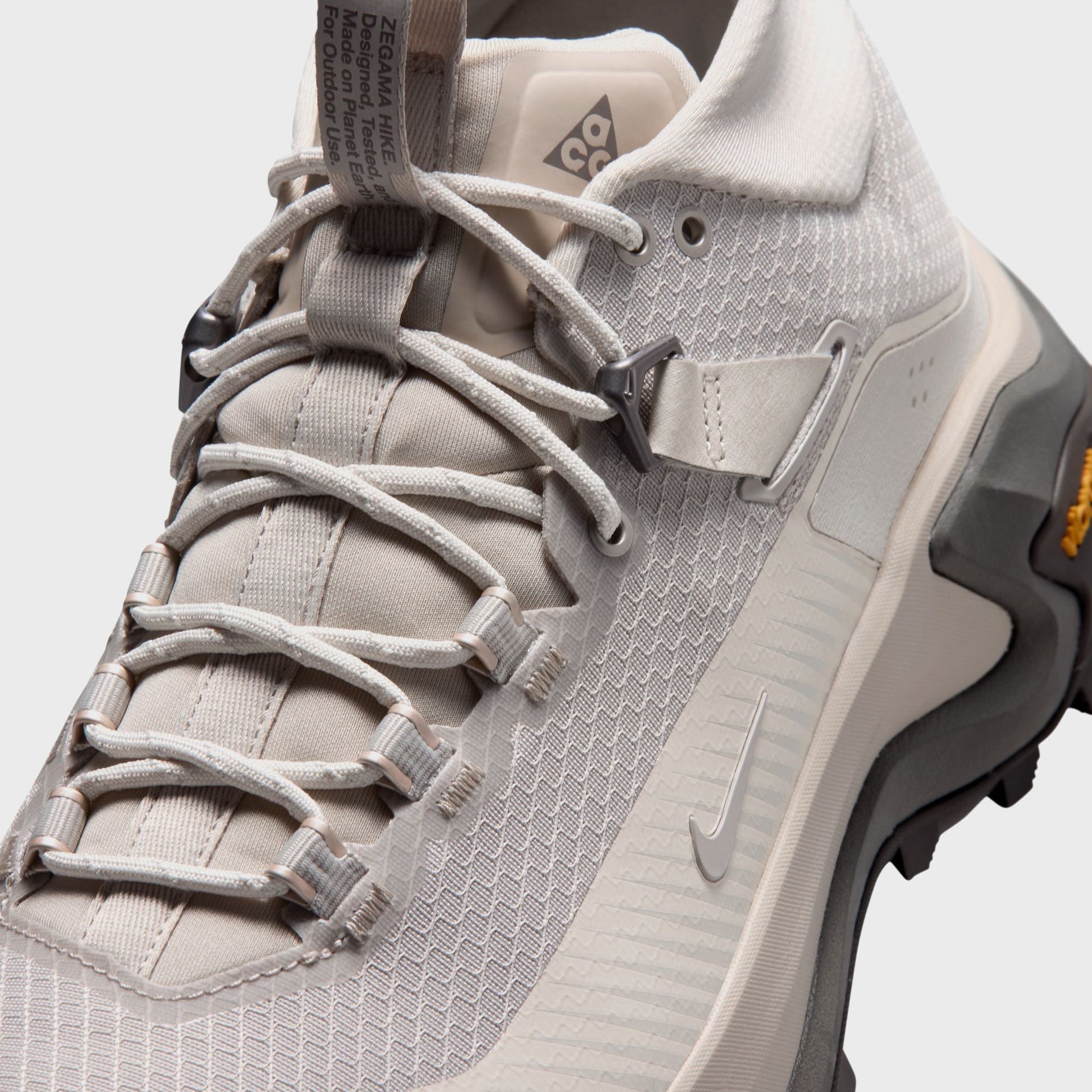Nike ACG Zegama Hike - Cream II / Light Orewood Brown / Cave Stone
