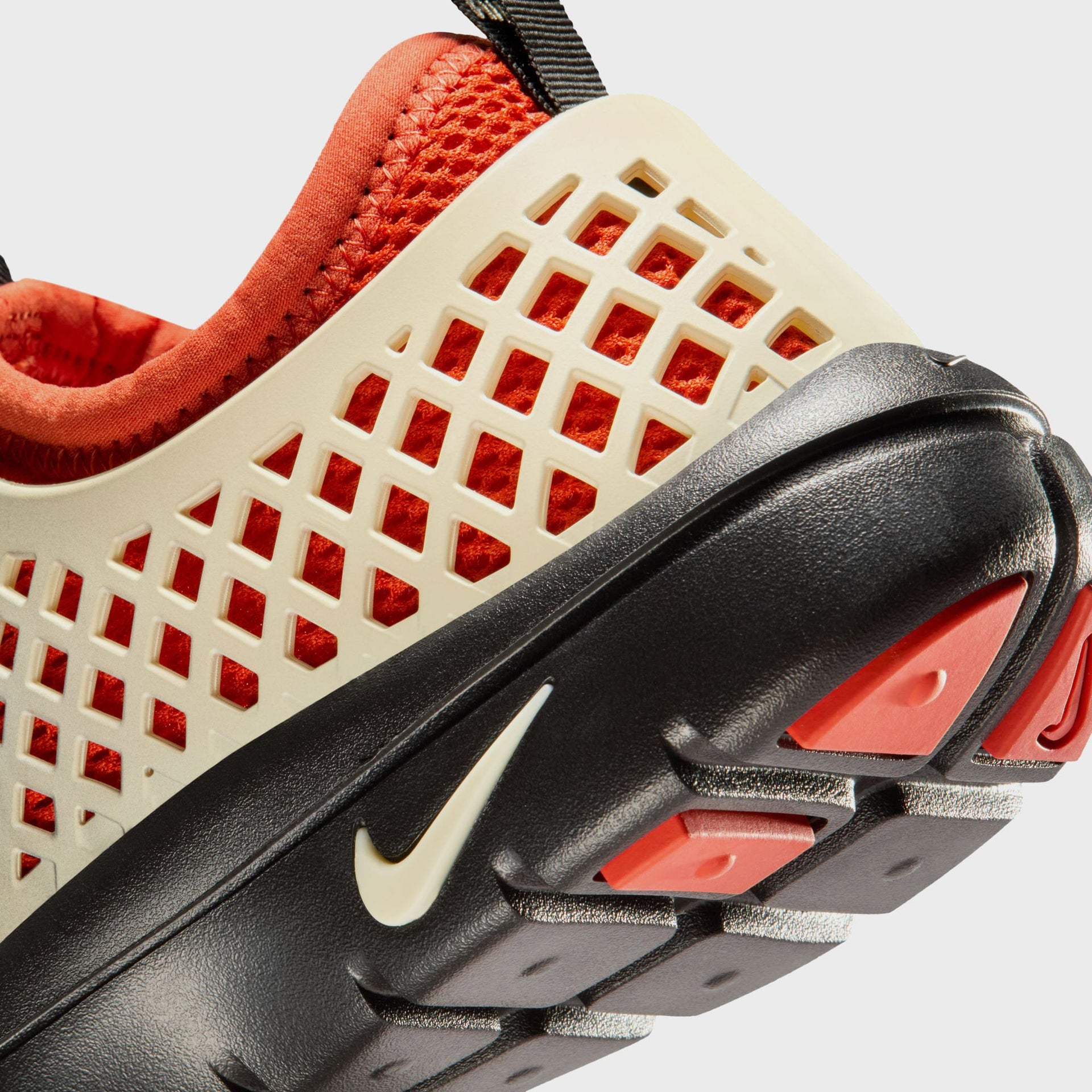 Nike WMNS Rejuven8 Run OG SE - Black / Muslin / Rust Factor