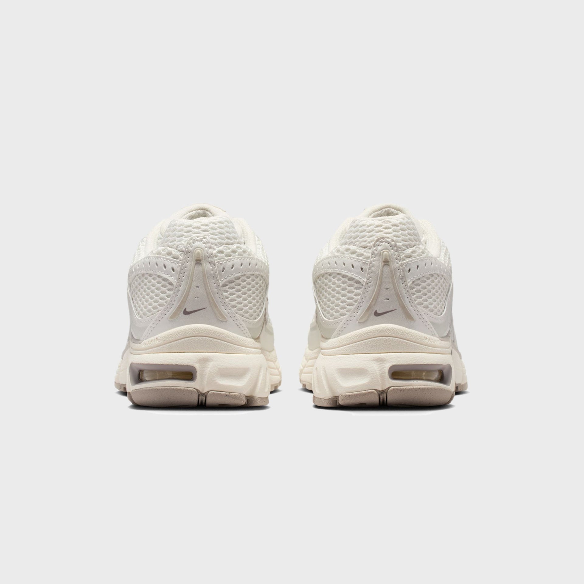 Nike WMNS Air Max Moto 2K - Phantom / Light Bone / Sail / Metallic Summit White