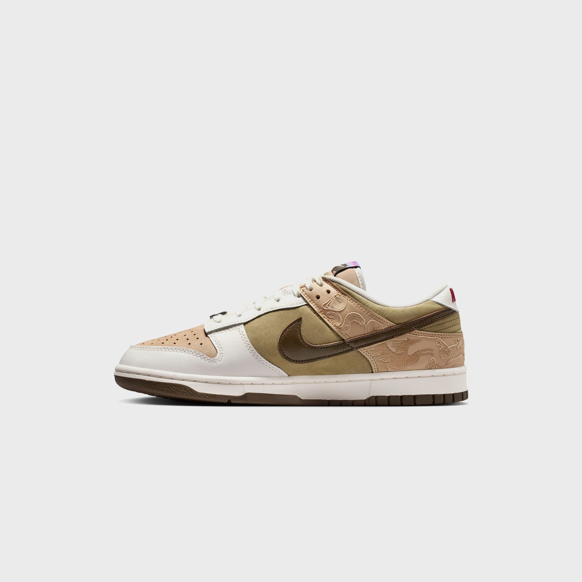 Nike Dunk Low SE - Linen / Phantom / Neutral Olive / Dark Hazel