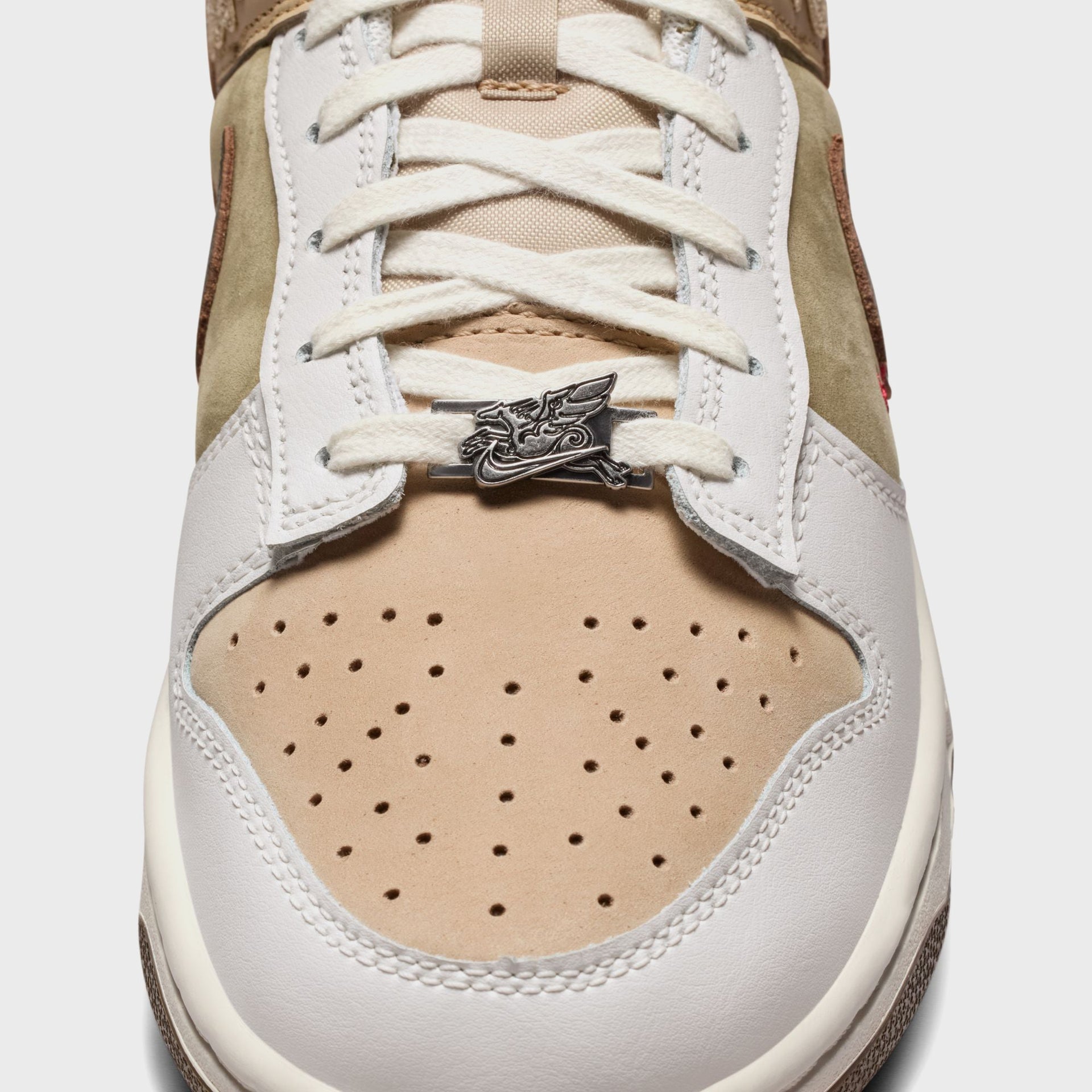 Nike Dunk Low SE - Linen / Phantom / Neutral Olive / Dark Hazel