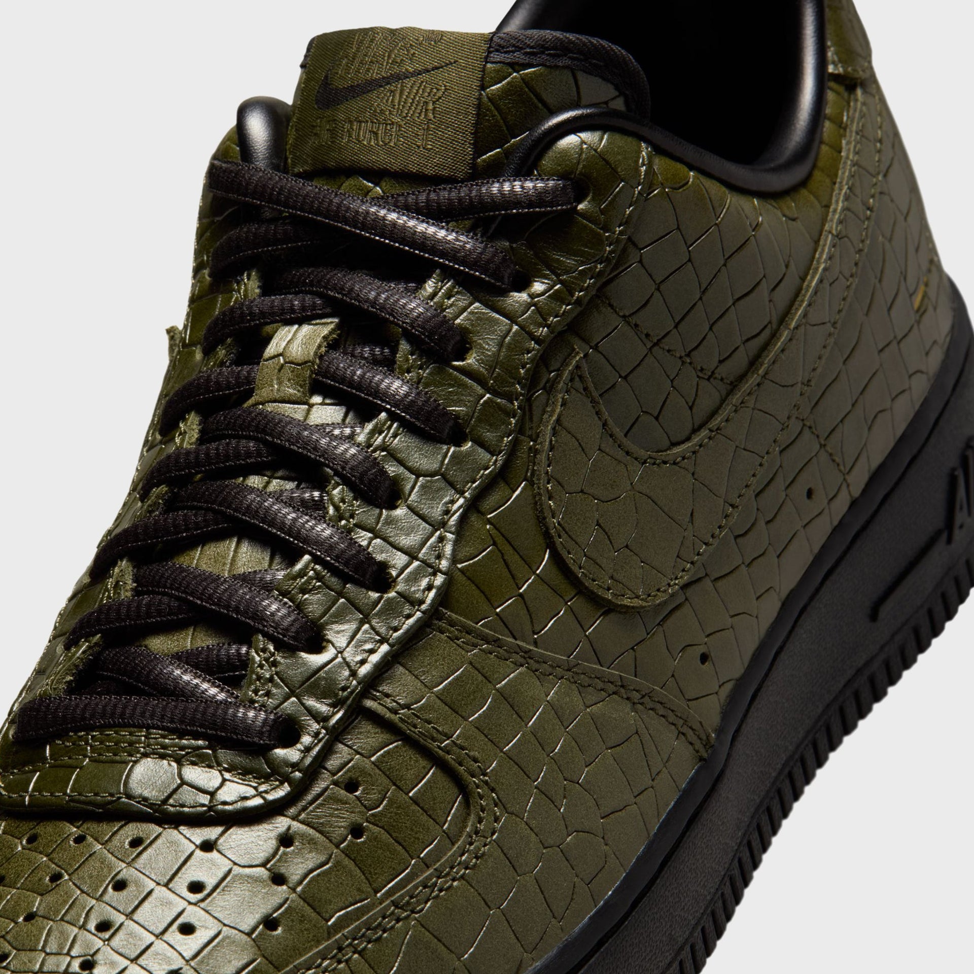 Nike Air Force 1 '07 Premium - Cargo Khaki / Cargo Khaki / Black