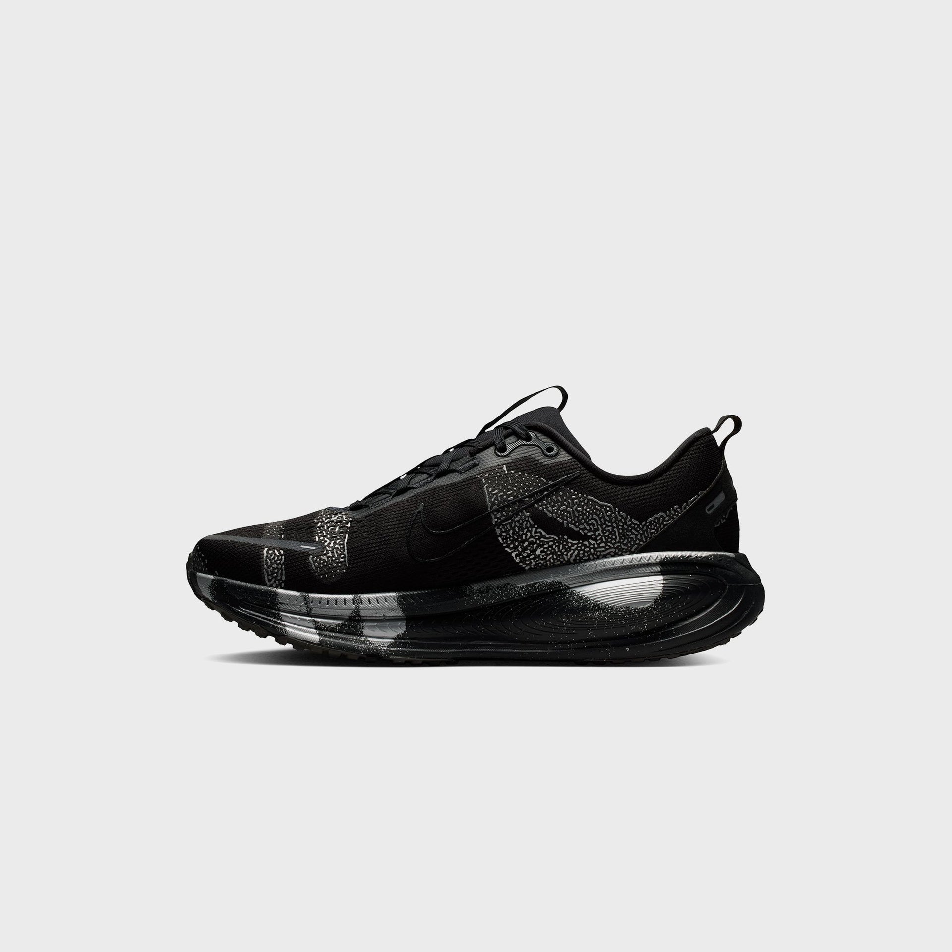 Nike Vomero 18 - Iron Grey / Light Smoke Grey / Black