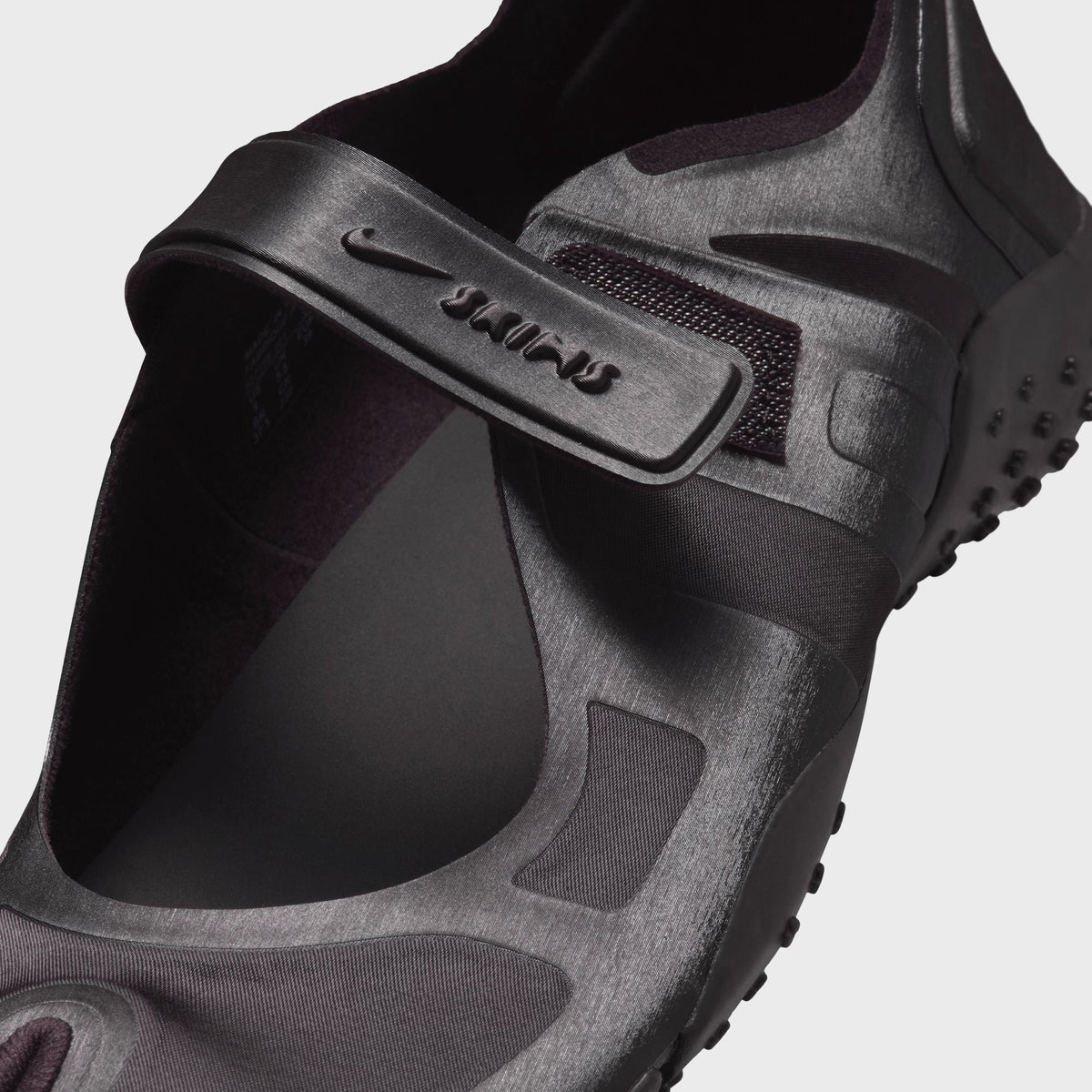 NikeSKIMS WMNS Rift Satin - Shadow Brown