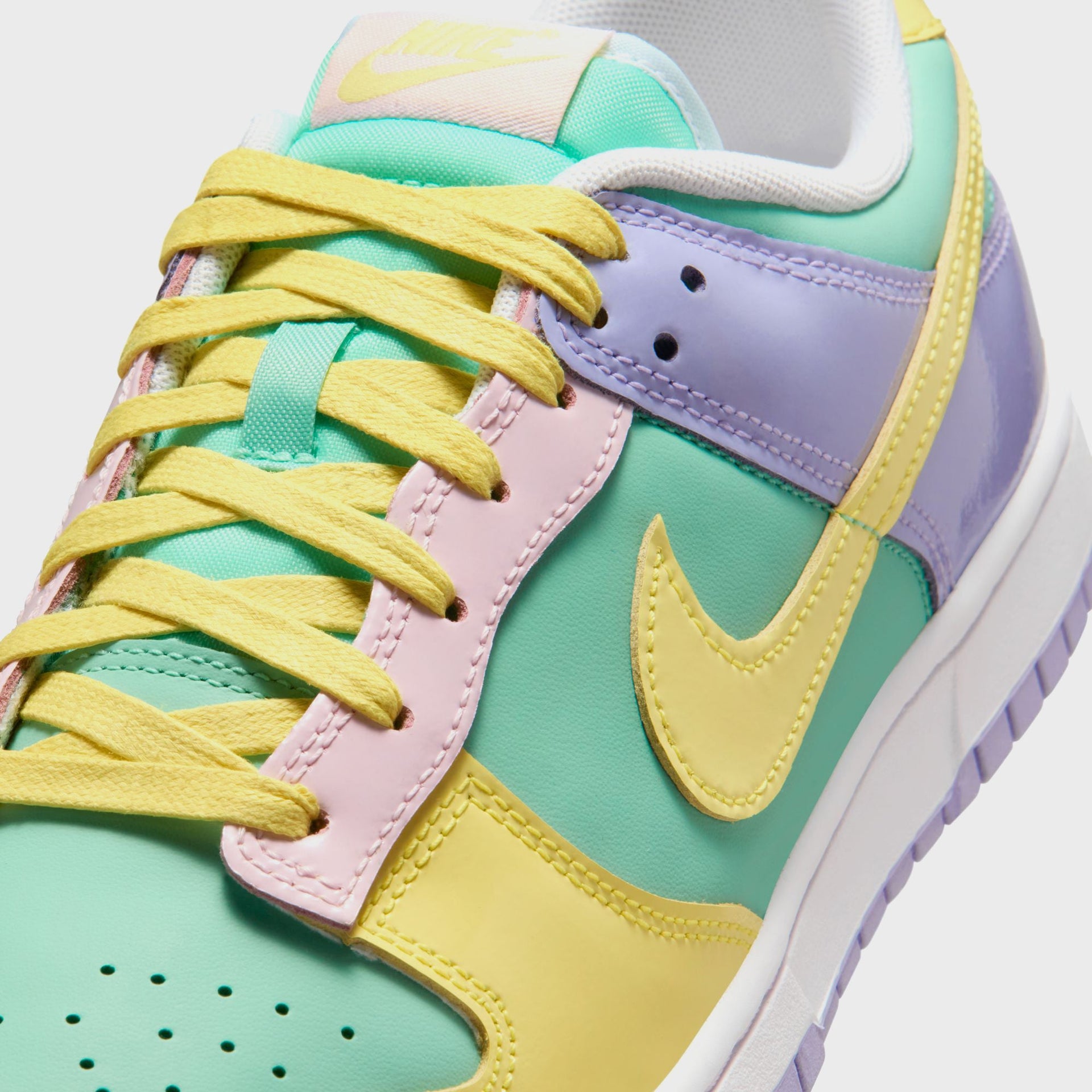 Nike Dunk Low - Emerald Rise / Yellow Pulse / Hydrangeas / White / Pink Foam