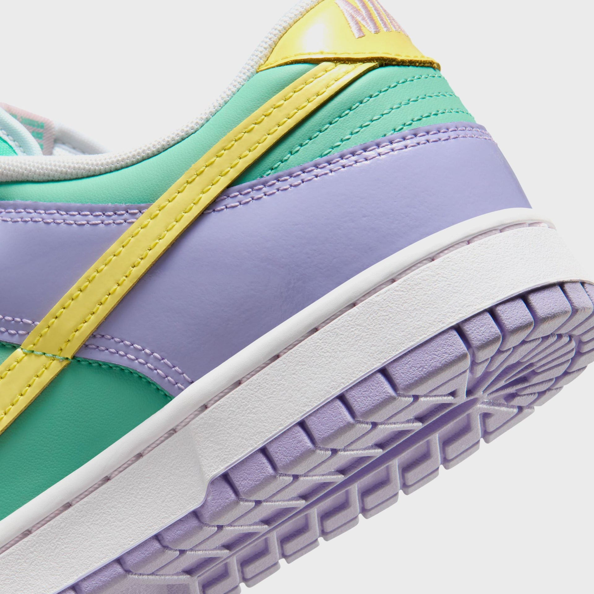 Nike Dunk Low - Emerald Rise / Yellow Pulse / Hydrangeas / White / Pink Foam