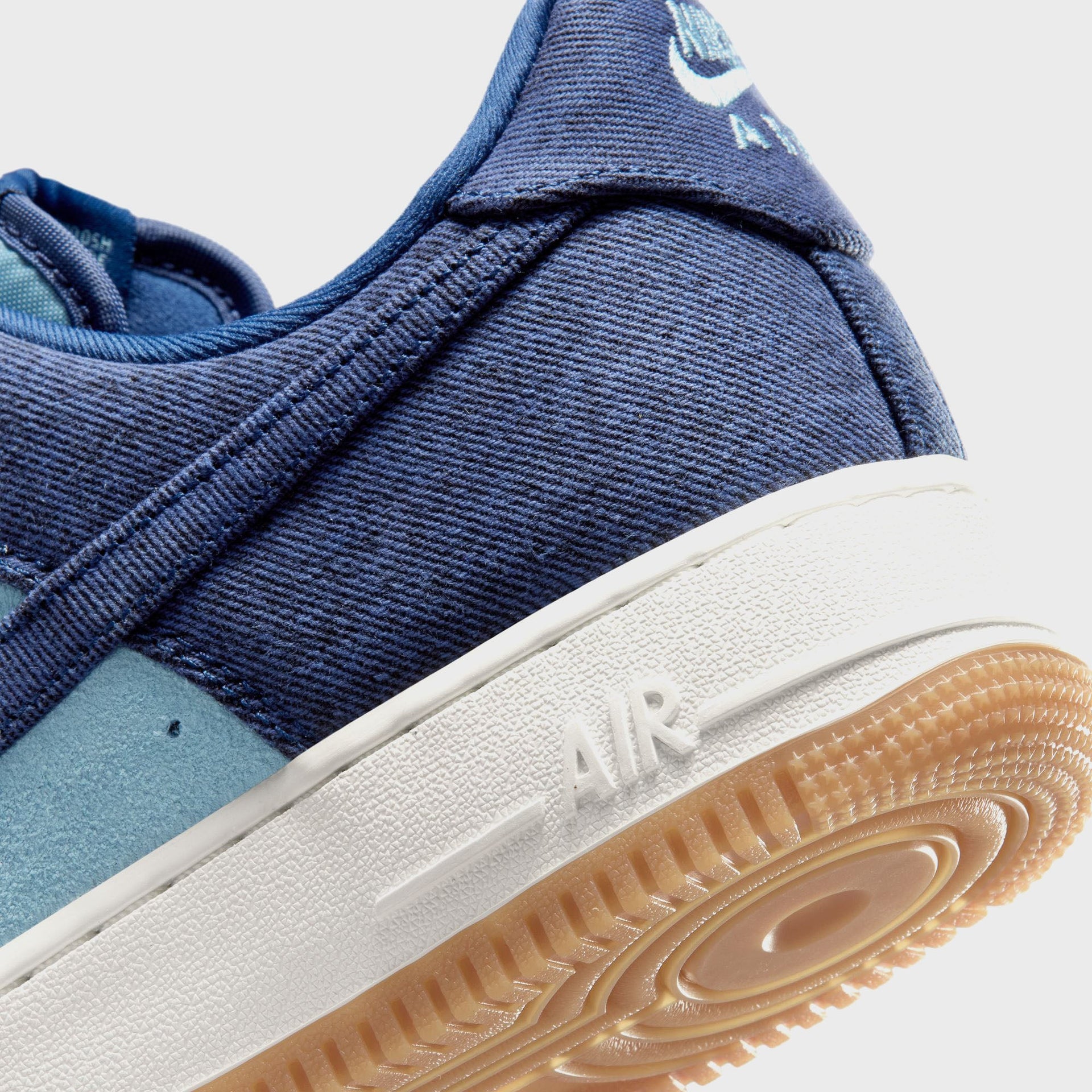 Nike Air Force 1 '07 LV8 - Navy / Worn Blue / Summit White