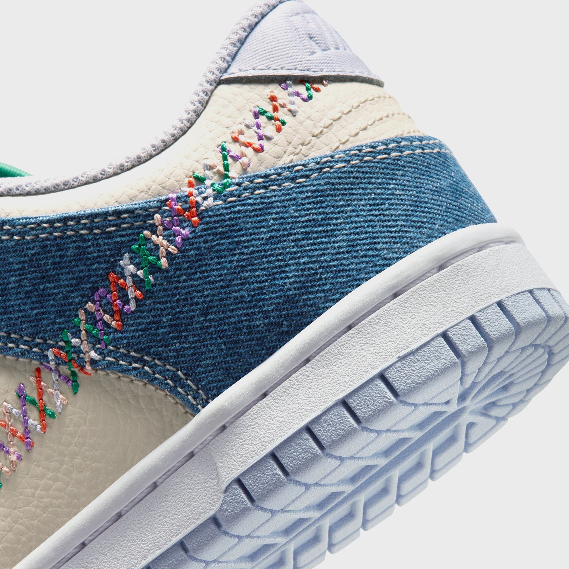 Nike GS Dunk Low - Soft Pearl / Blue Denim / Midnight Navy / Multicolor
