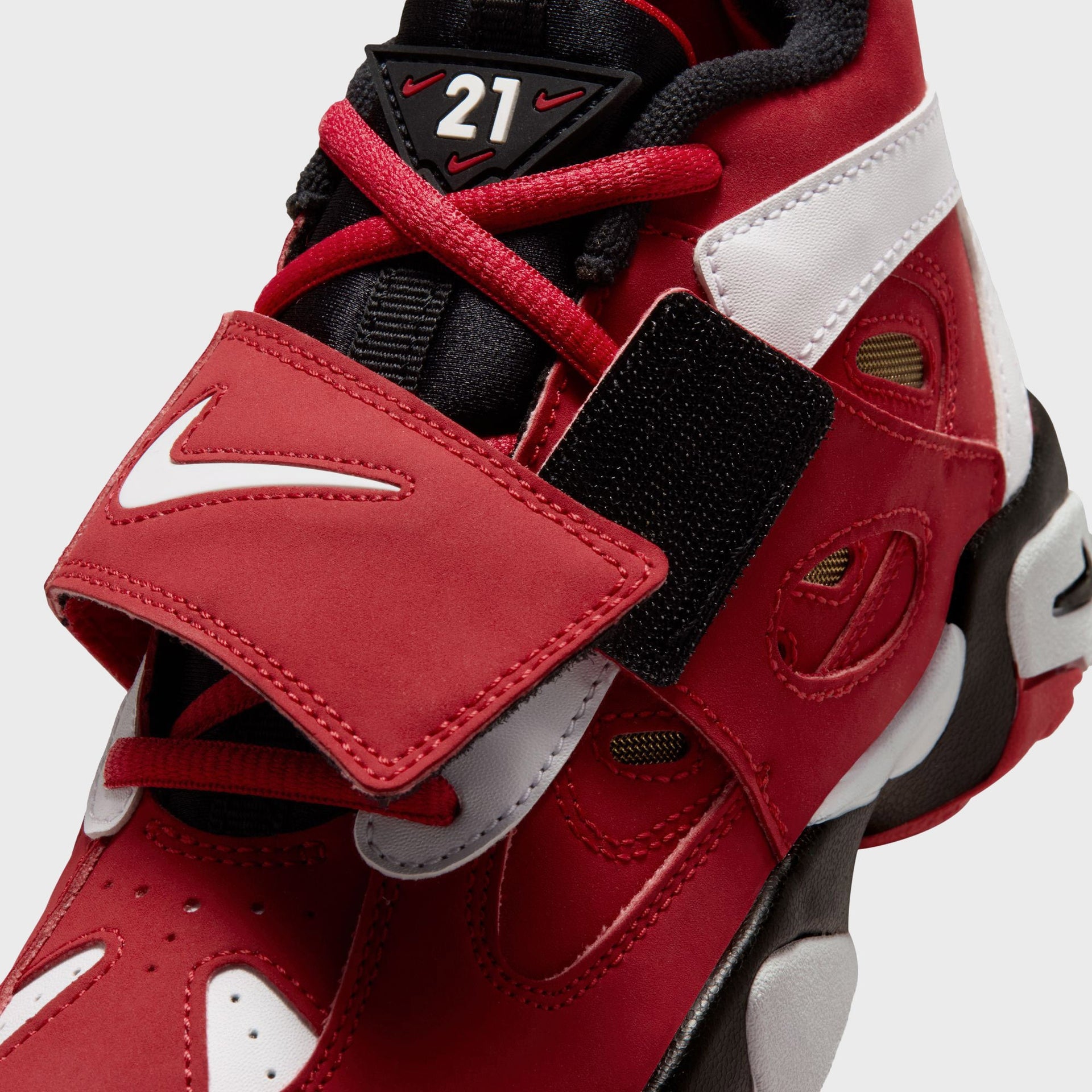 Nike PS Air Diamond Turf II - Main Red / Black / Metallic Gold / White