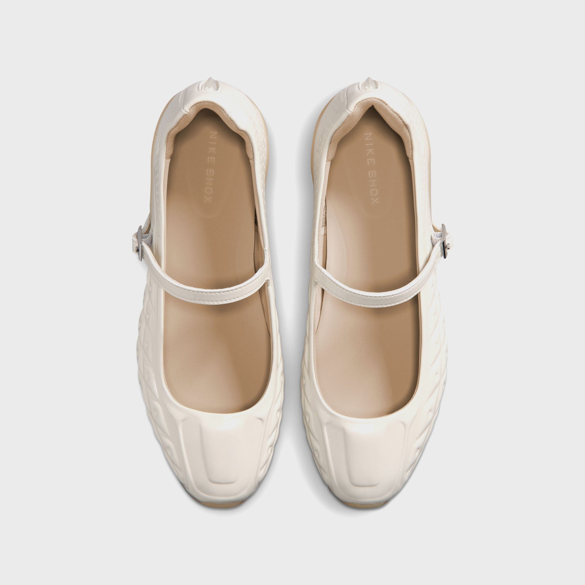 Nike WMNS Shox Z Calistra - Ivory / Pale Ivory / Oatmeal – Kith