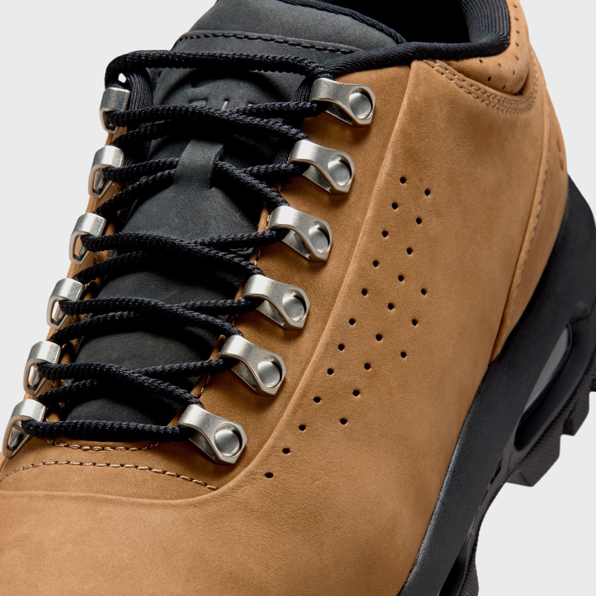 Nike Air Max Goadome Low - Taupe / Black