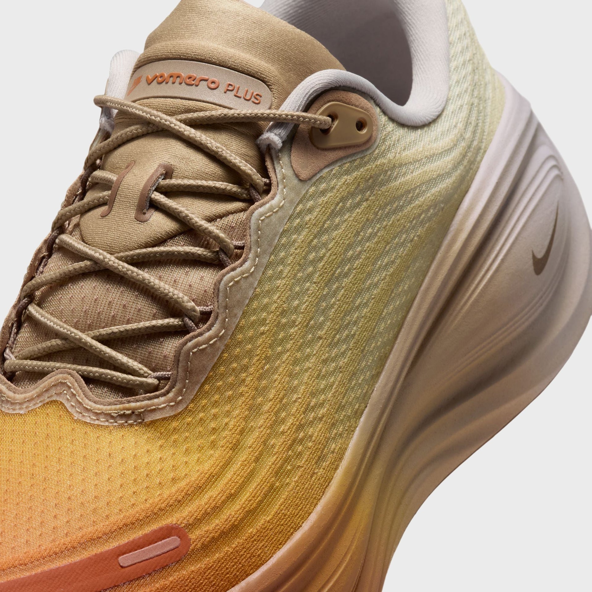 Nike Vomero Plus - Desert Camo / Yukon Brown / Ceramic / College Grey / Smoke Grey