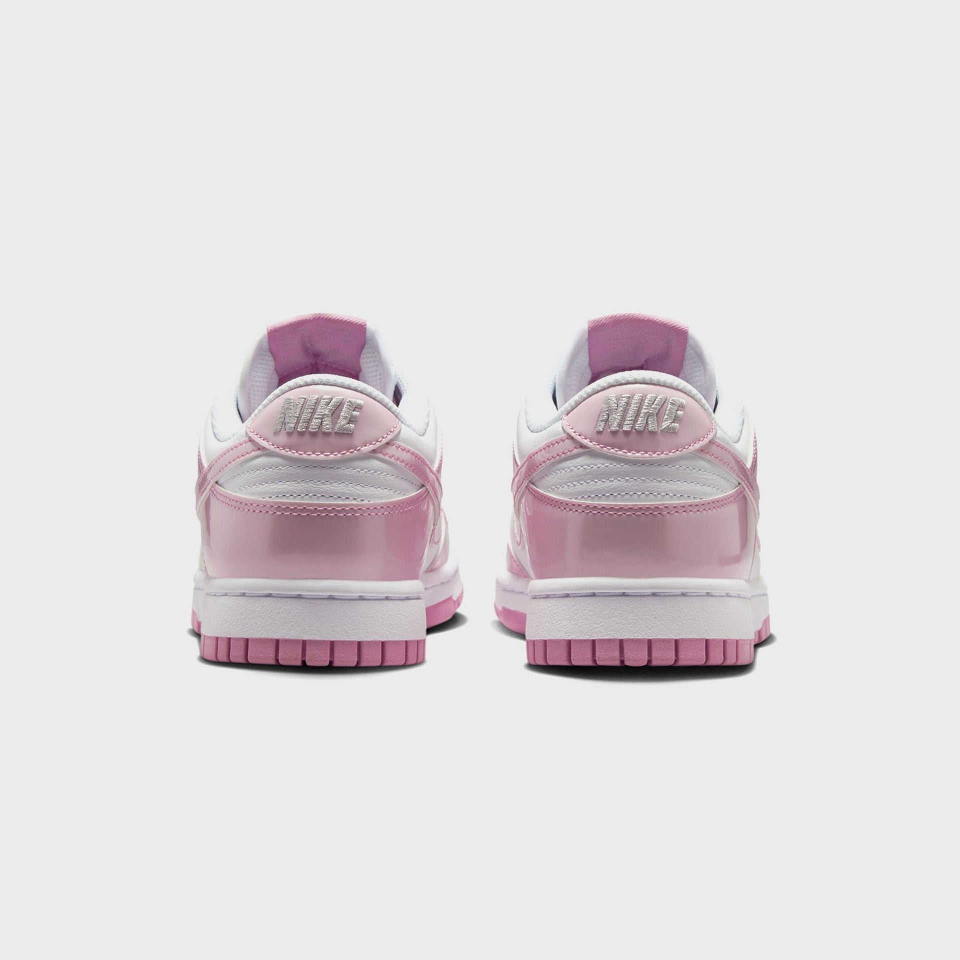Nike WMNS Dunk Low SE - White / Metallic Silver / Pink Rise