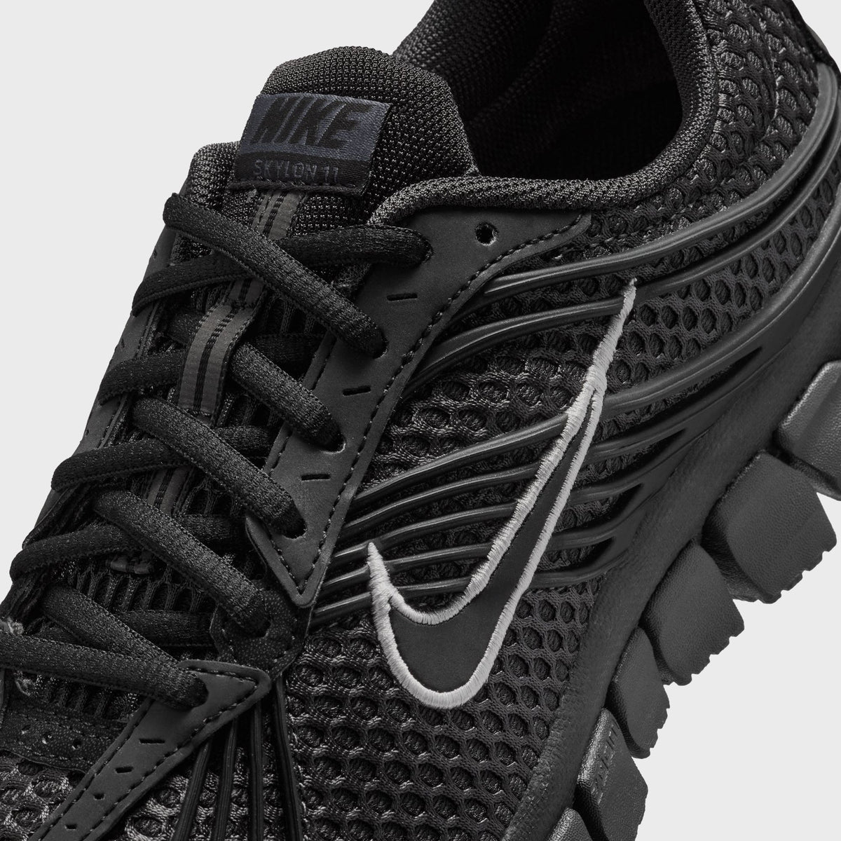 Nike WMNS Zoom Skylon 11 - Anthracite / Metallic Silver / Reflective Silver / Black