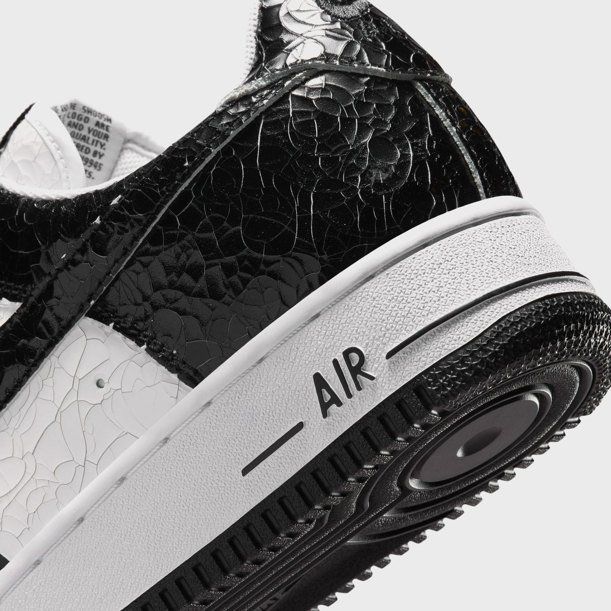 Nike Air Force 1 '01 Cracked Leather - Black / White