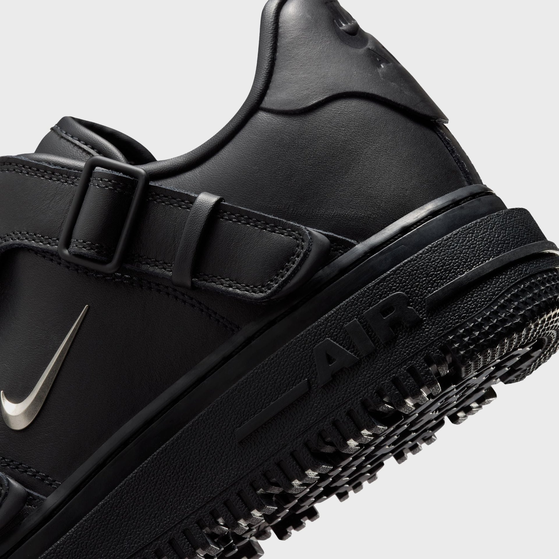 Nike Air Force 1 Low Luxe - Black / Metallic Silver / Anthracite