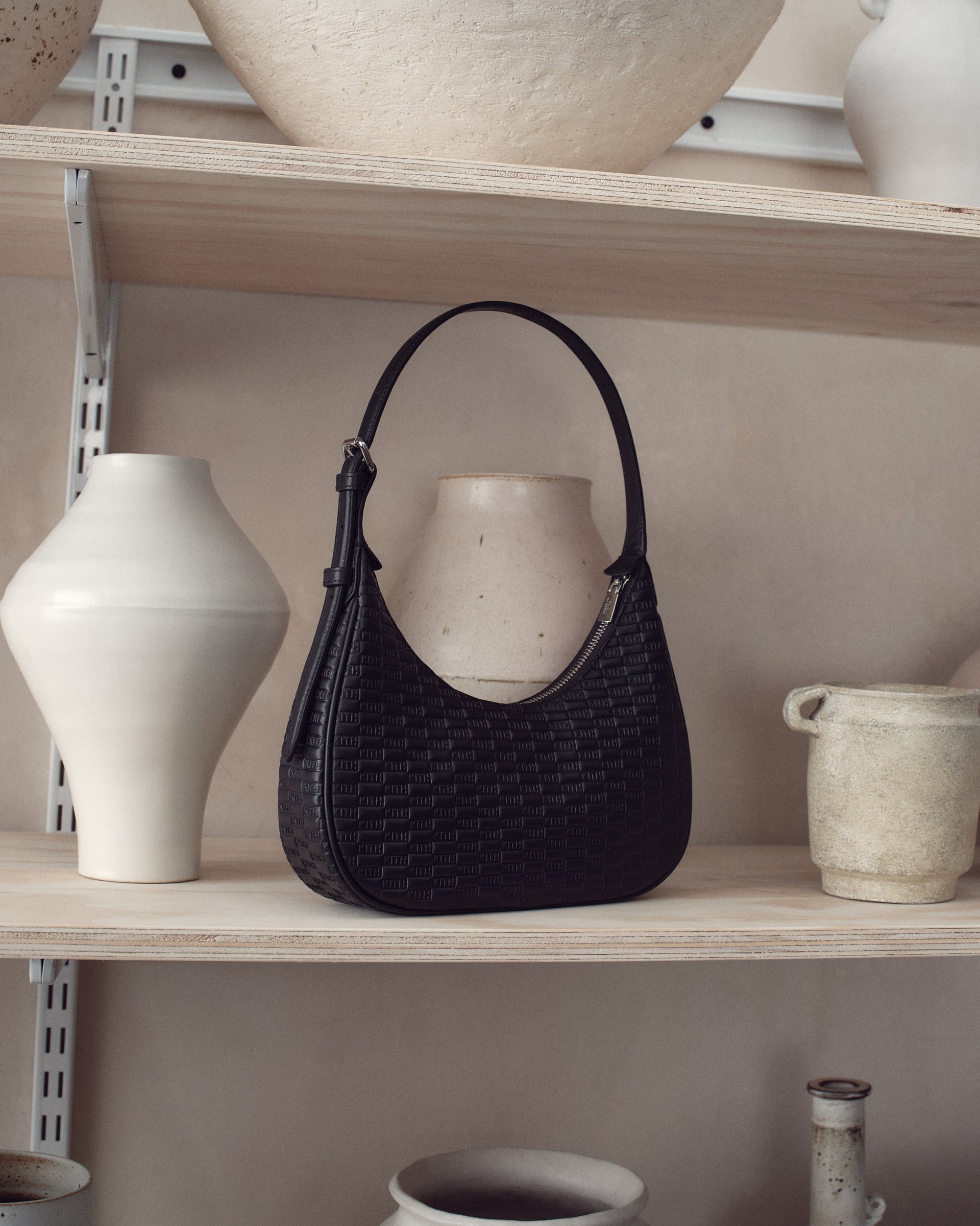 gid://shopify/MediaImage/45177010684180