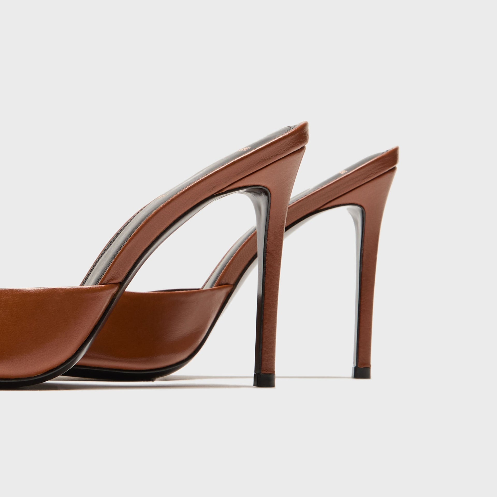 Black Suede Studio Brea - Cappuccino