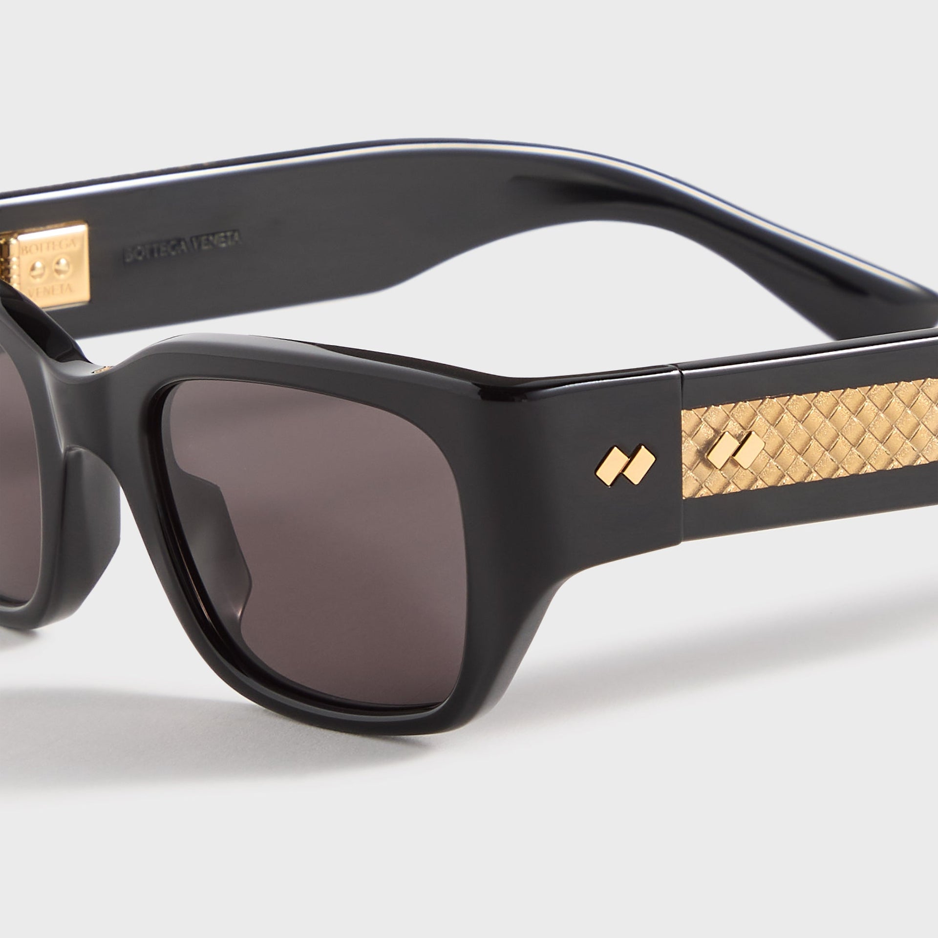 Bottega Veneta Recycled Acetate Sunglasses - Black / Grey