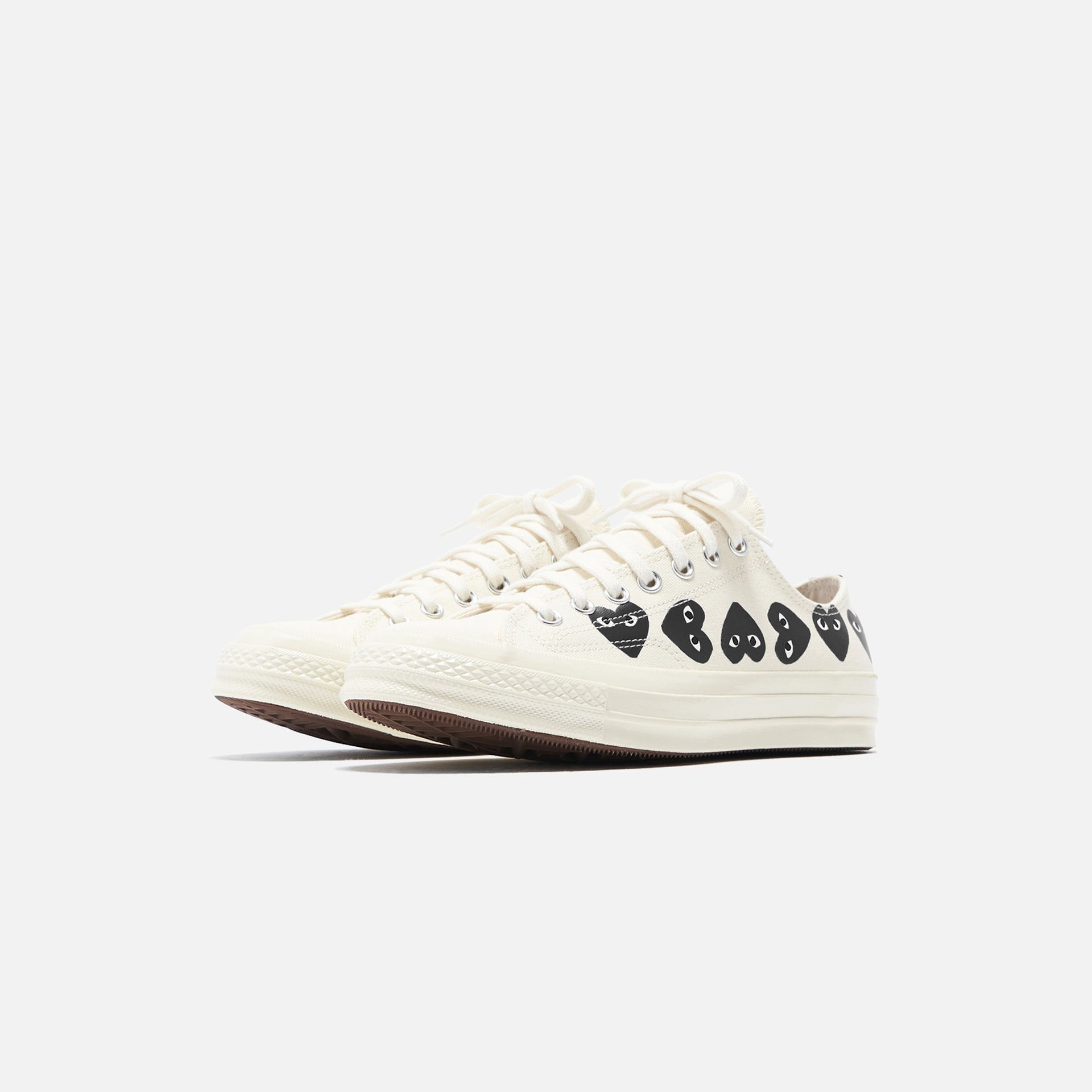 Comme Des Garçons Play x Converse Multi Heart Low Top - Beige / Black