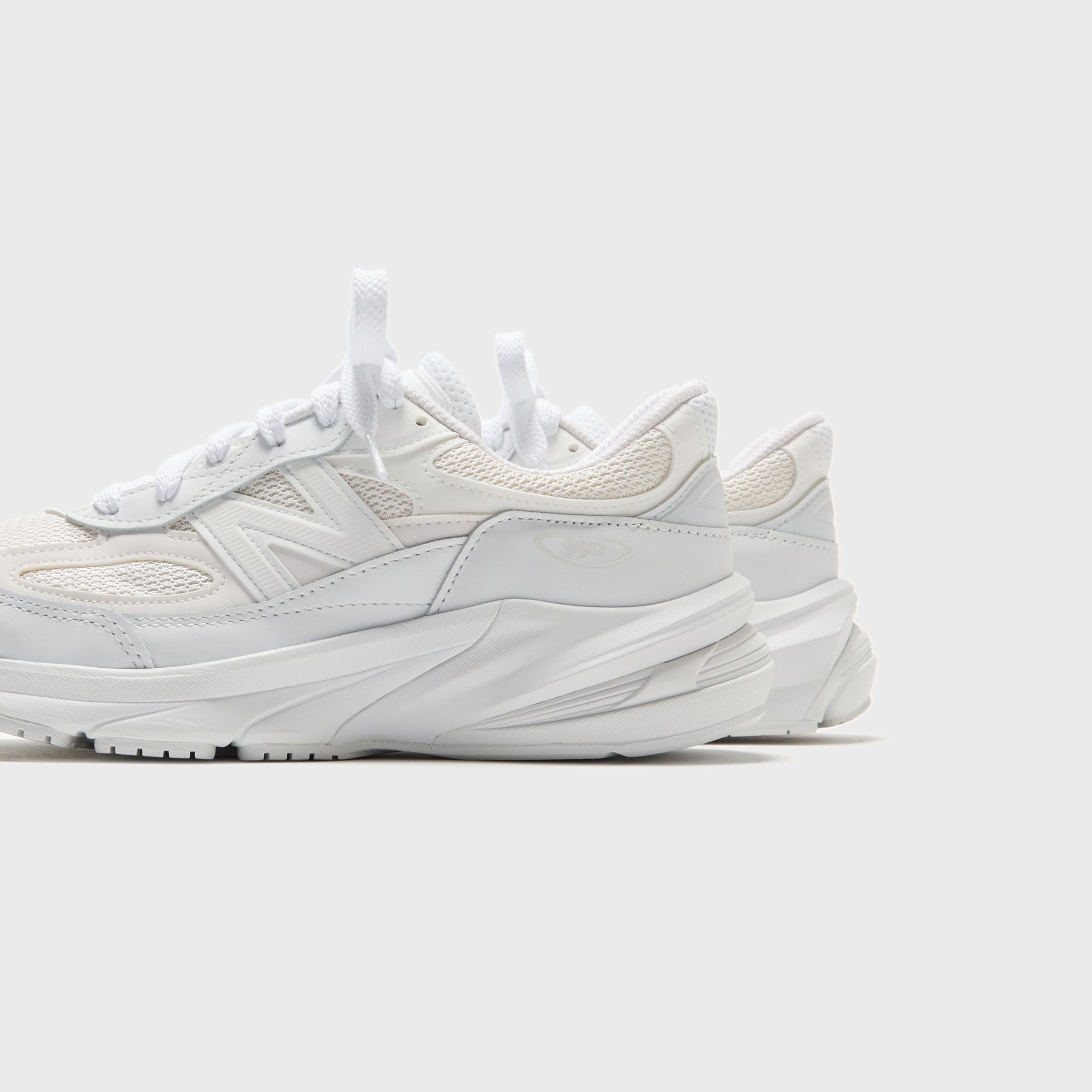 CDG Homme x New Balance 990v6 - White