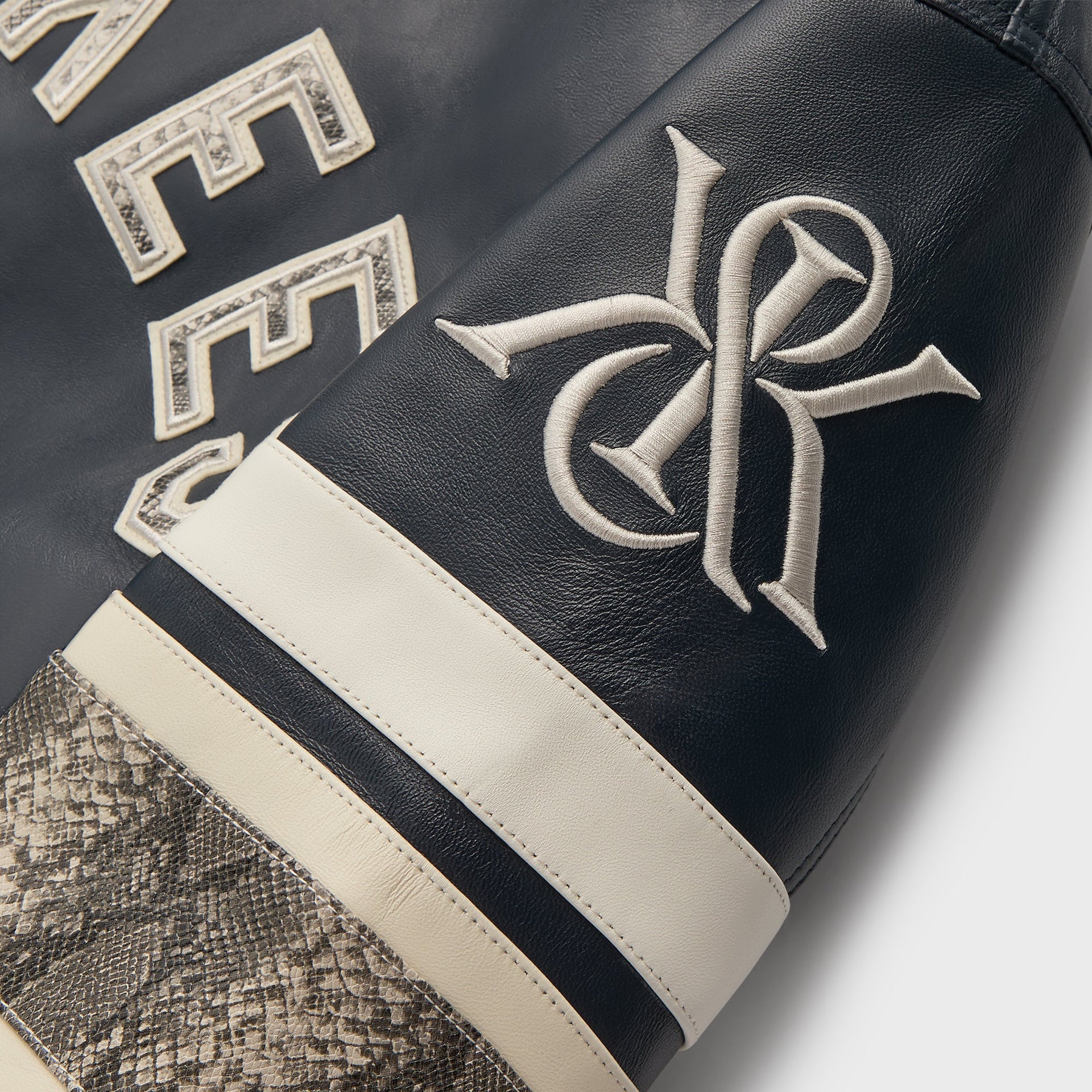 Erlebniswelt-fliegenfischenShops & AVIREX for the New York Yankees Leather Jacket - Nocturnal / Snake
