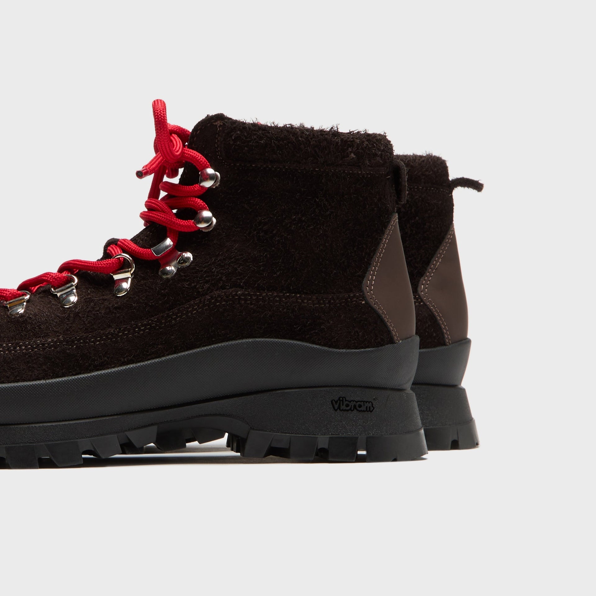 Collegium Pillar Summit - Marrone