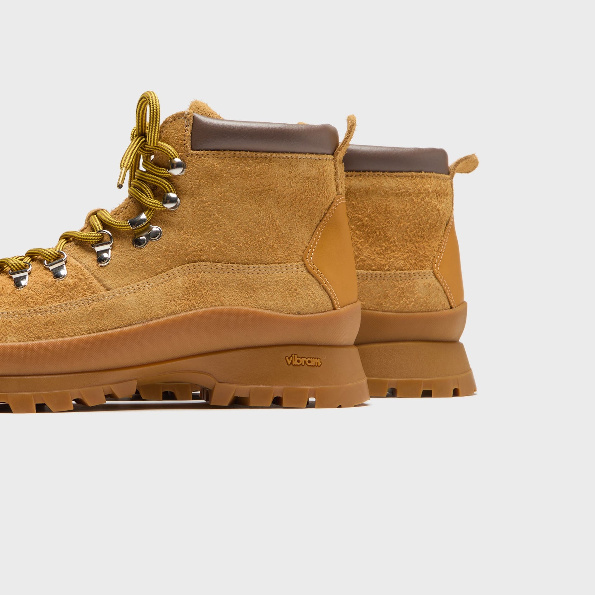 Collegium Pillar Summit - Wheat