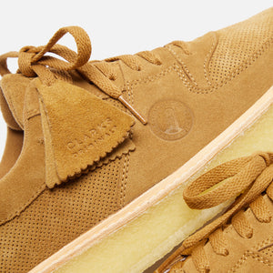 Clarks Sandford - Golden Sand Suede