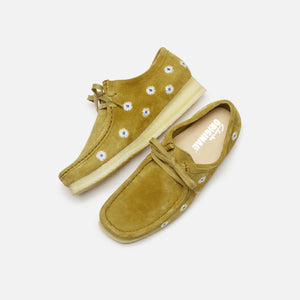 Clarks Wallabee - Dark Olive Embroidery