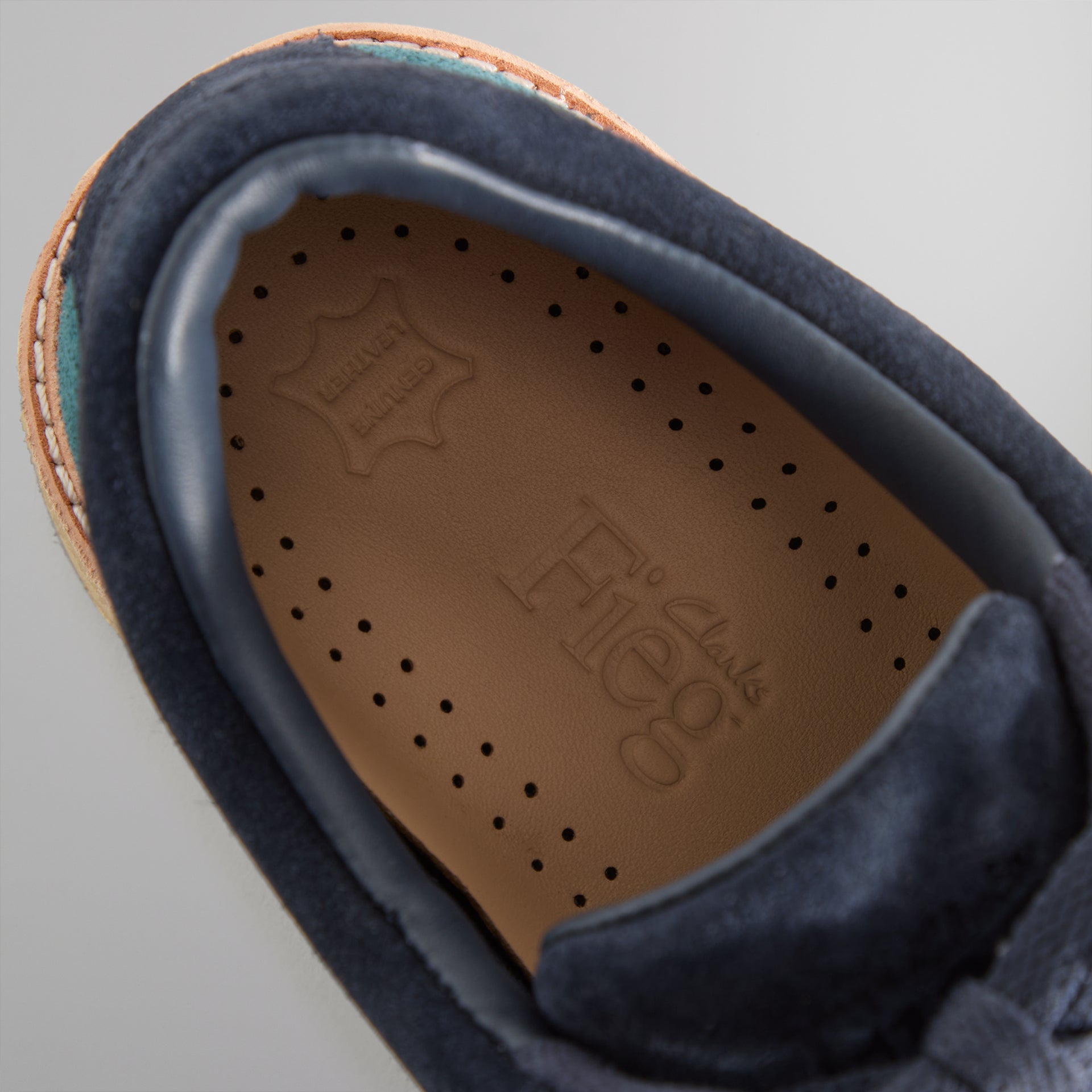 8th St by Ronnie Fieg for Clarks Originals Sandford 2 - Carbon / Stargazer