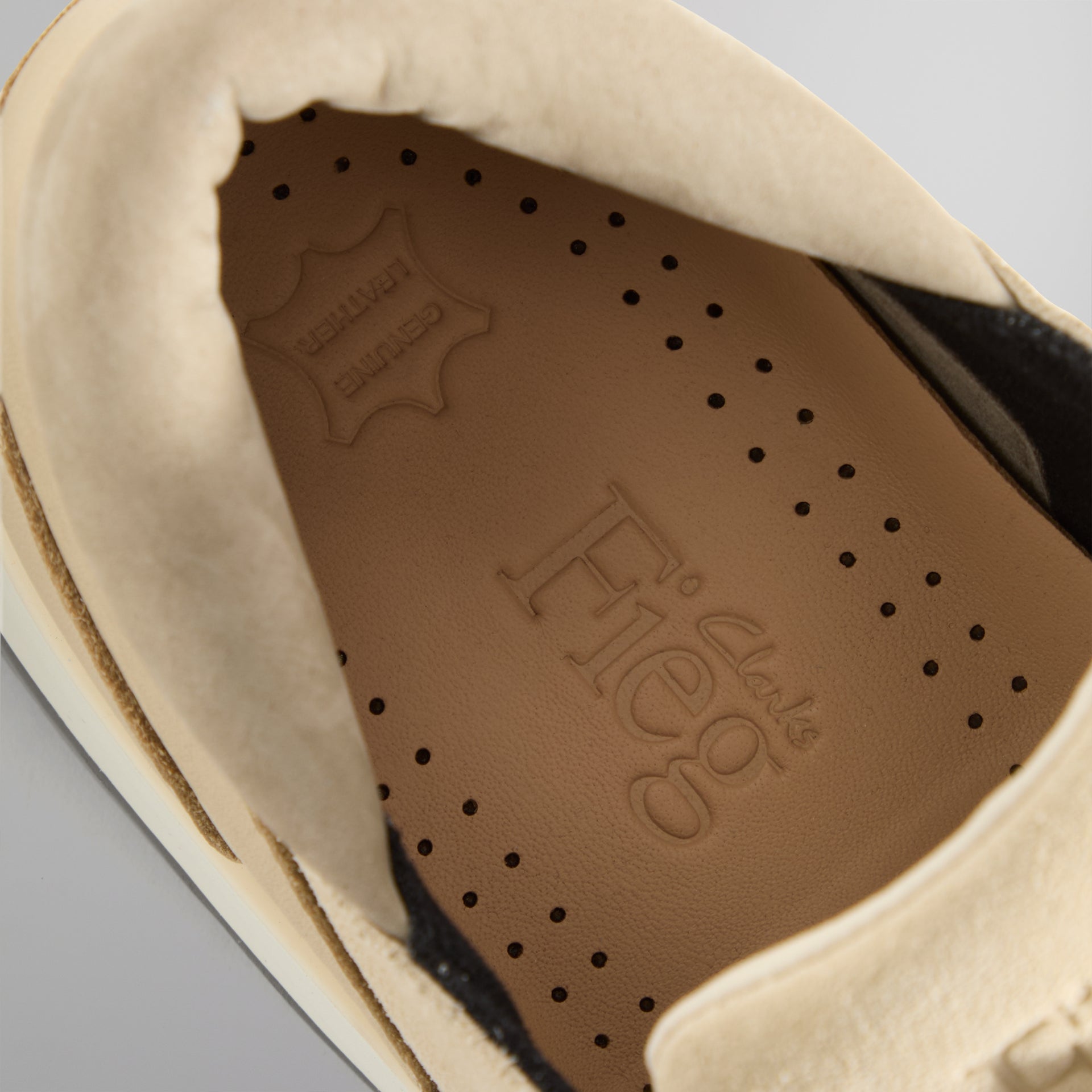 8th St by Ronnie Fieg for Clarks Originals Sunderland - Chalk