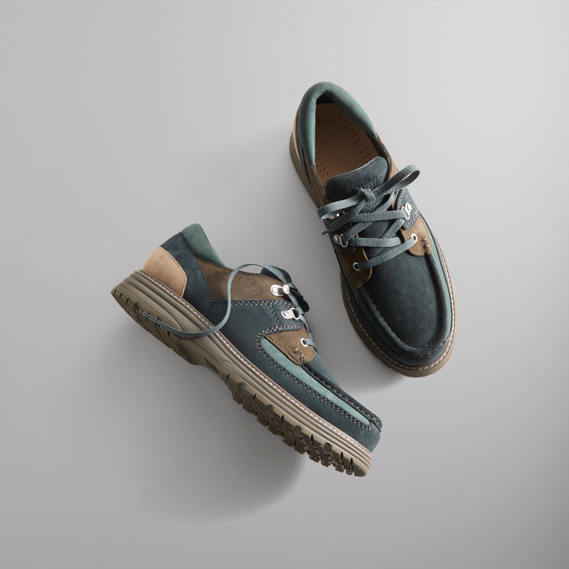 8th St by Ronnie Fieg for Clarks Originals Sunderland - Dark Teal Combi PH