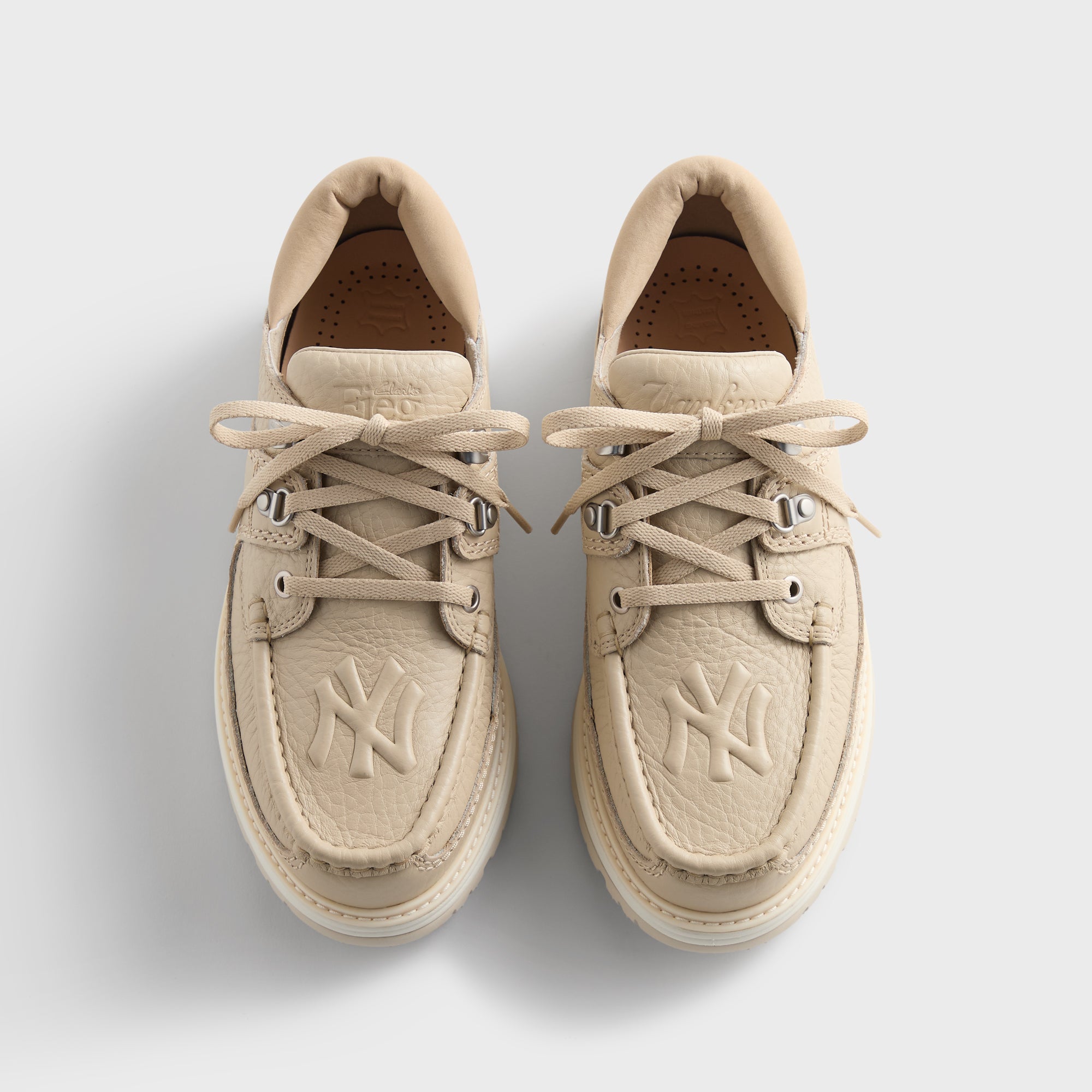 Kith × Clarks for New York Yankees Clarks Originals x Kith x New York Yankees Wallabee Low