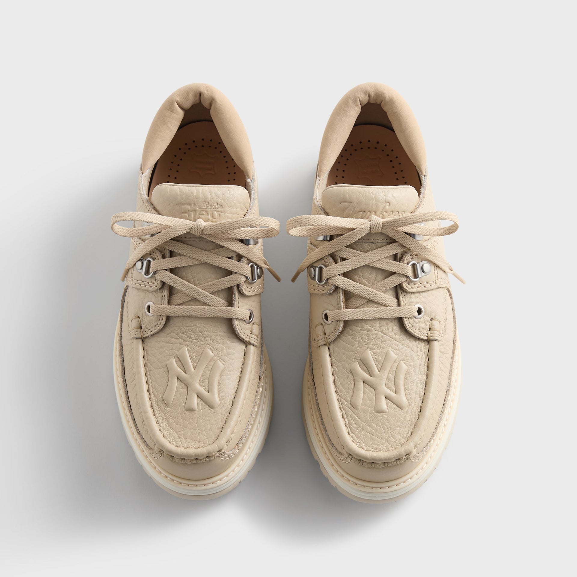 8th St by Ronnie Fieg for Clarks Originals & the New York Yankees Sunderland - Light Sand - PH