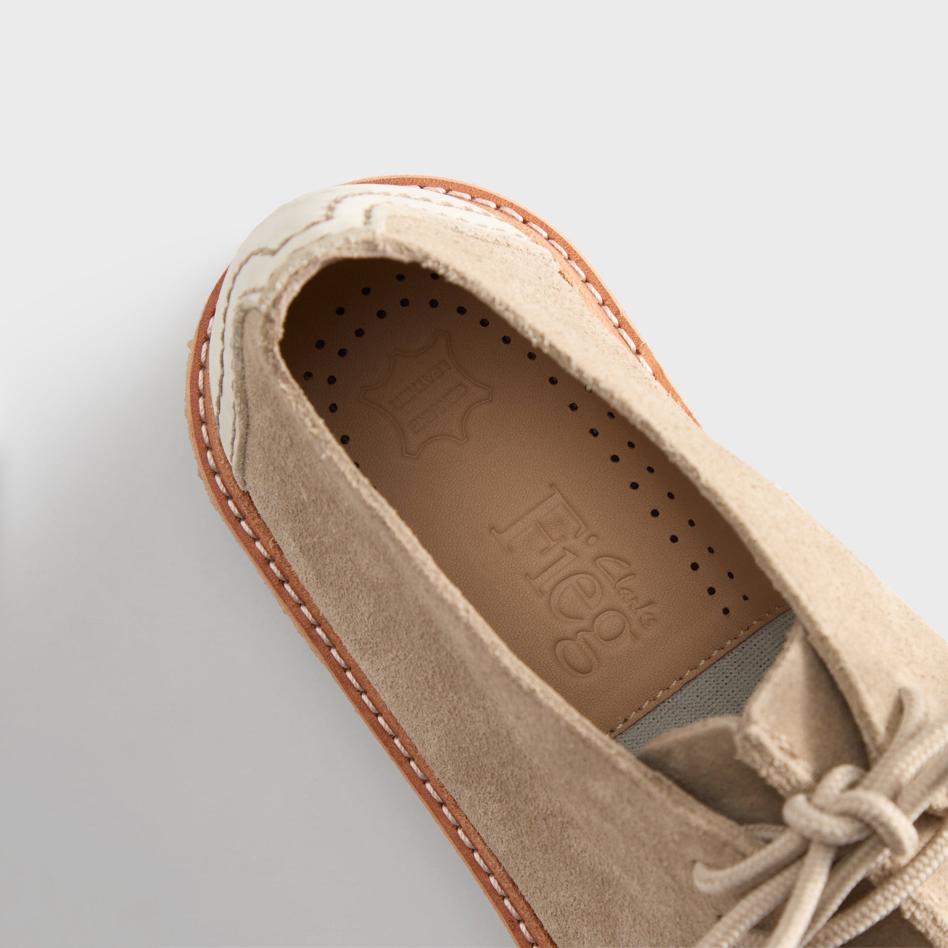 8th St by Ronnie Fieg for Clarks Originals Trek King - Sand Suede - PH