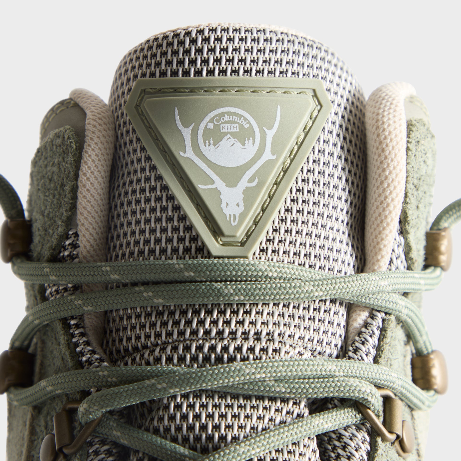 Kith & South2 West8 for Columbia Newton Ridge™ - Dark Stone Safari PH