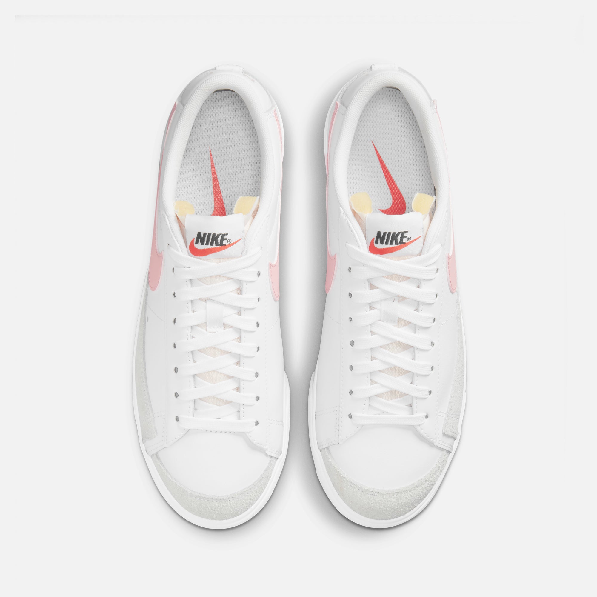 Nike WMNS Blazer Low Platform - White / Pink Glaze / Summit Nike WMNS Blazer Low Platform - White / Pink Glaze / Summit