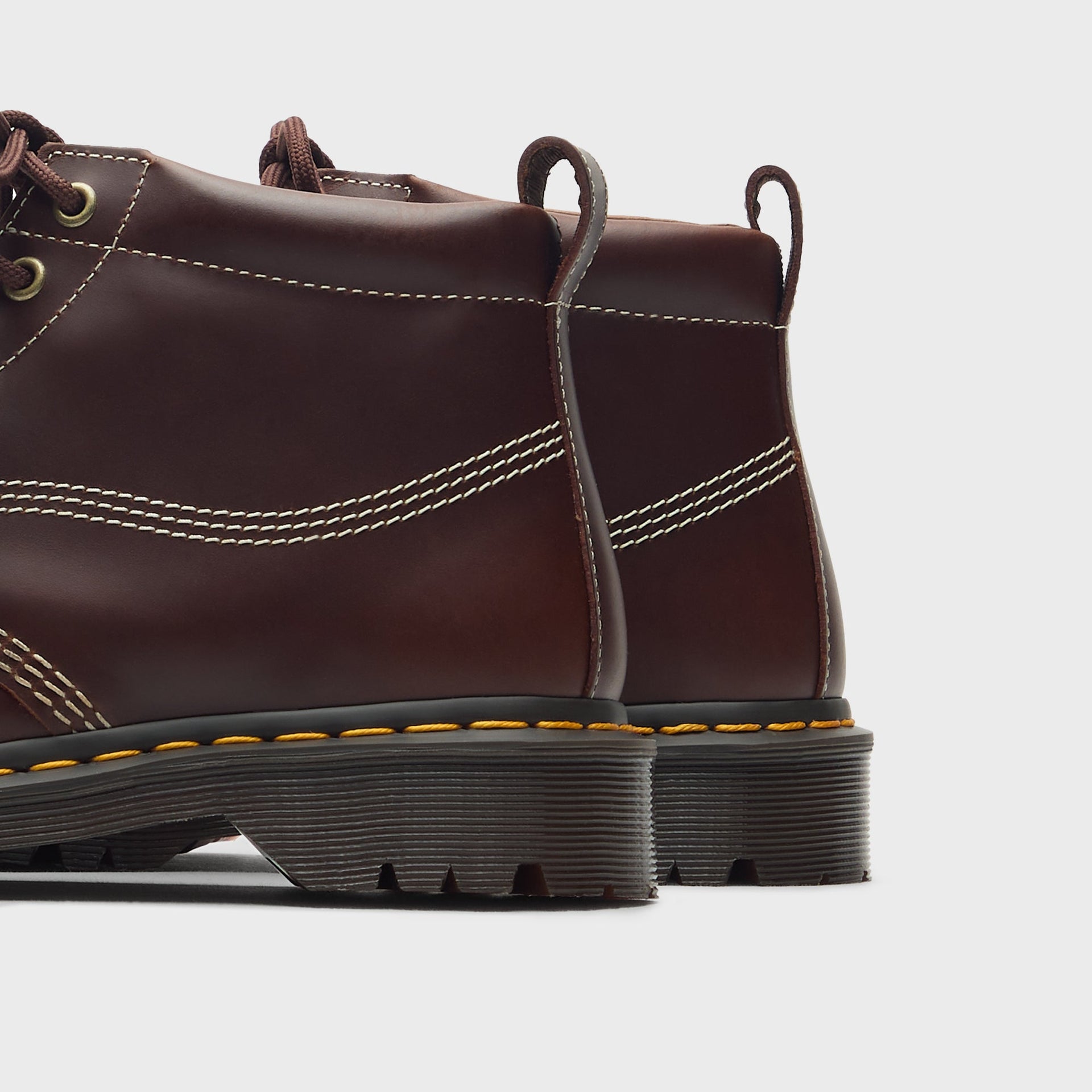 Dr. Martens Lowell Chukka - Black Orleans