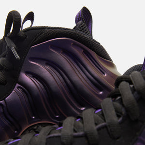 DONTADJUSTCROPNKFN5212 001NikeAirFoampositeOneBlackVarsityPurpleBlack 5332 300x