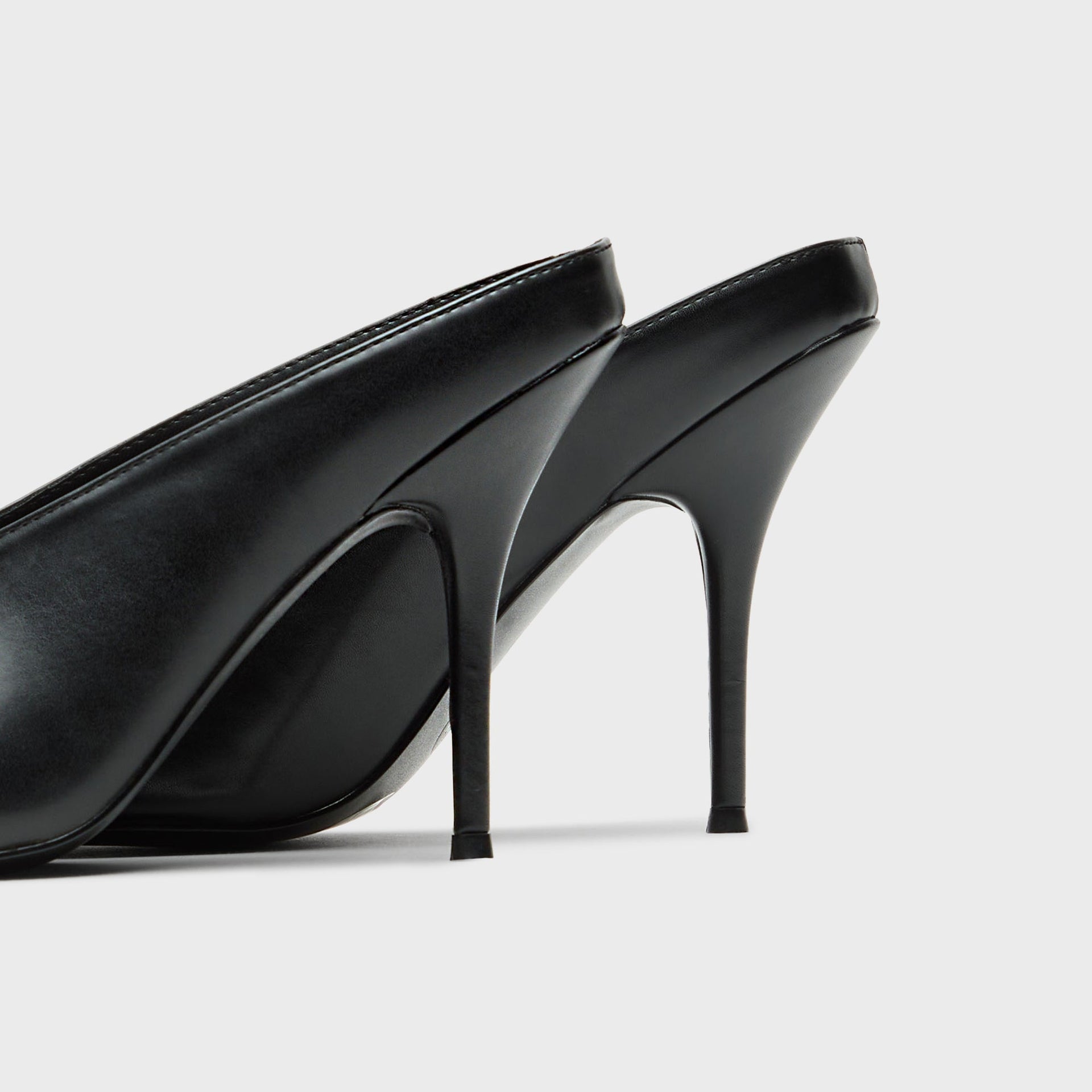 Femme LA Xanden Mule - Black