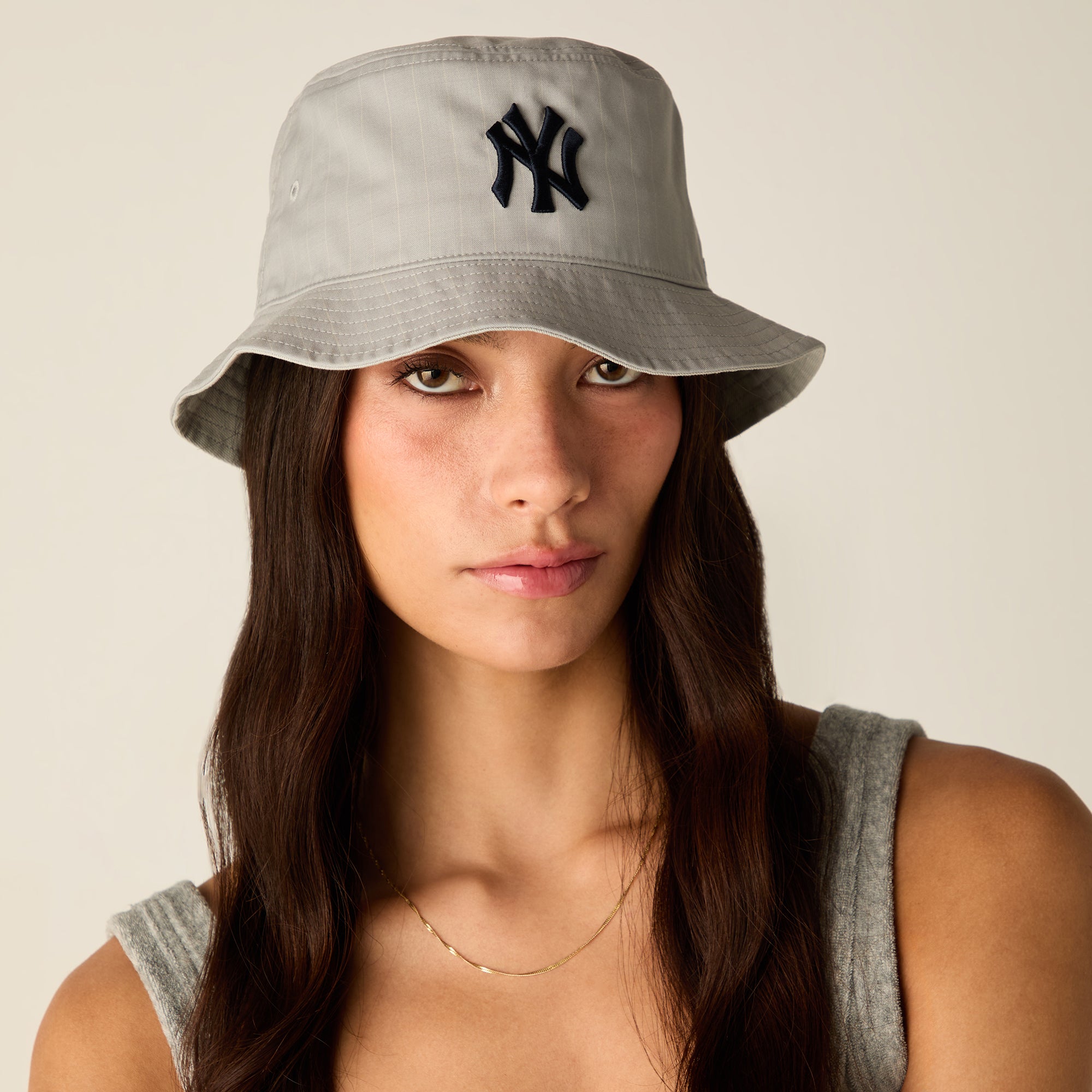 送料関税込み KITH NYC New York Yankees Bucket Hat KHW050217-104-Front.jpg?v=