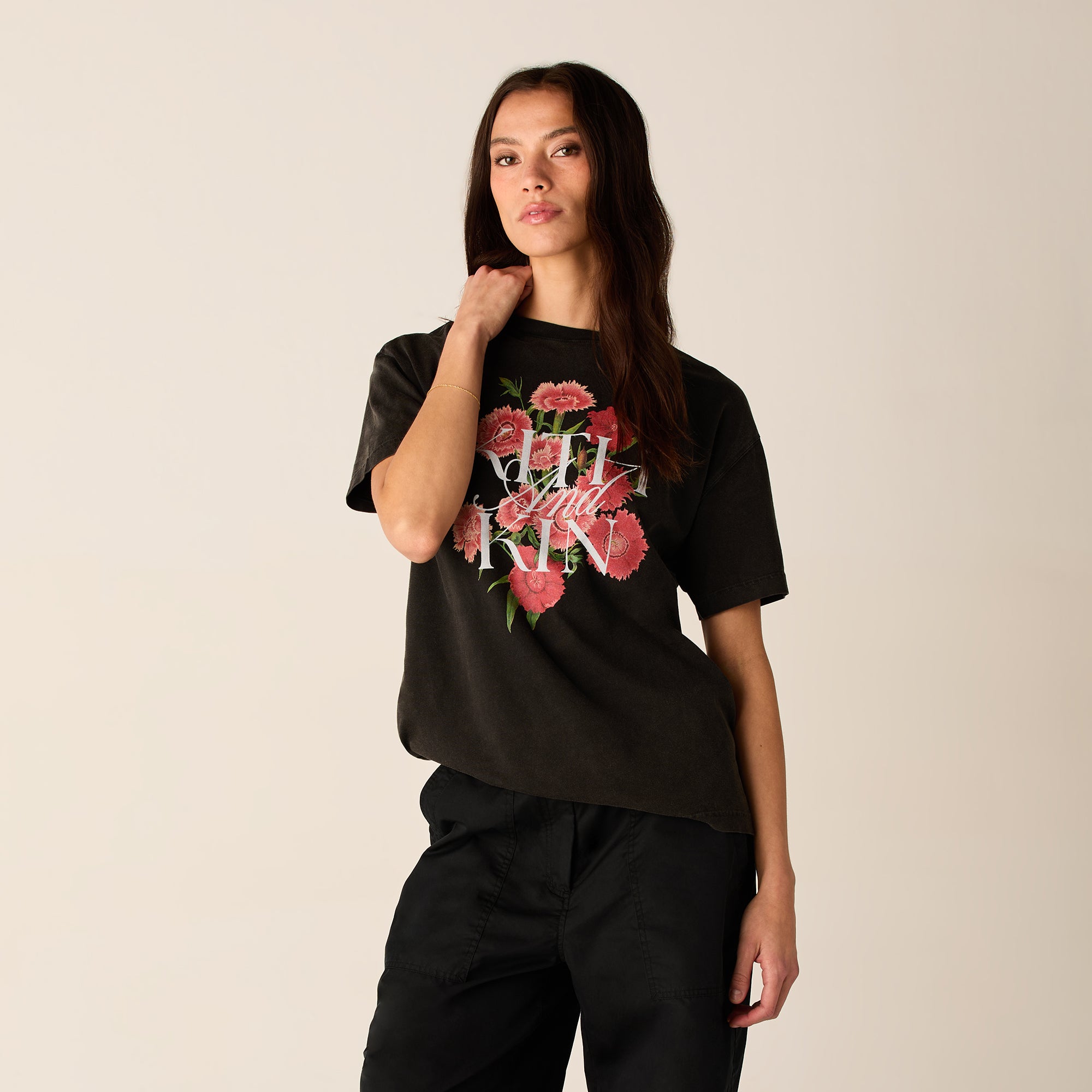 送料関税込み KITH NYC Floral Vintage Tシャツ Kith Women Floral Vintage Tee - Black