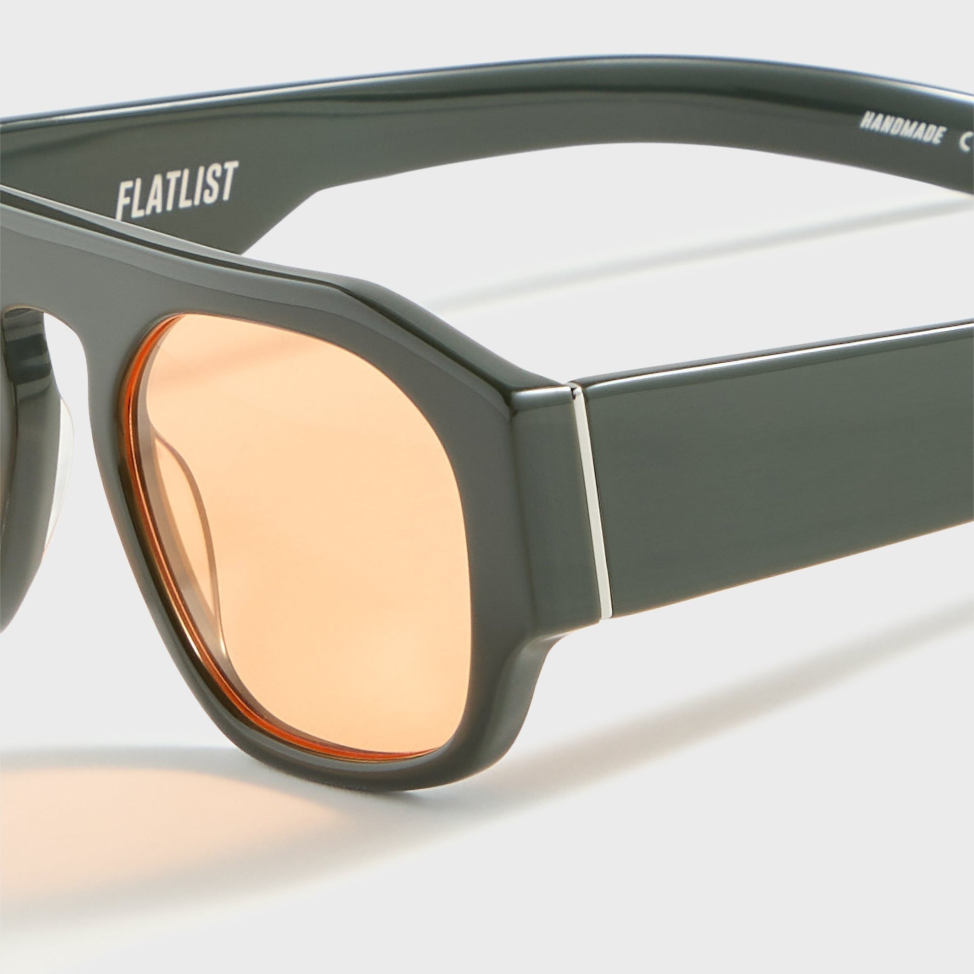 Flatlist Shade 02 in Solid Forrest Dk Green / Solid Orange Lens