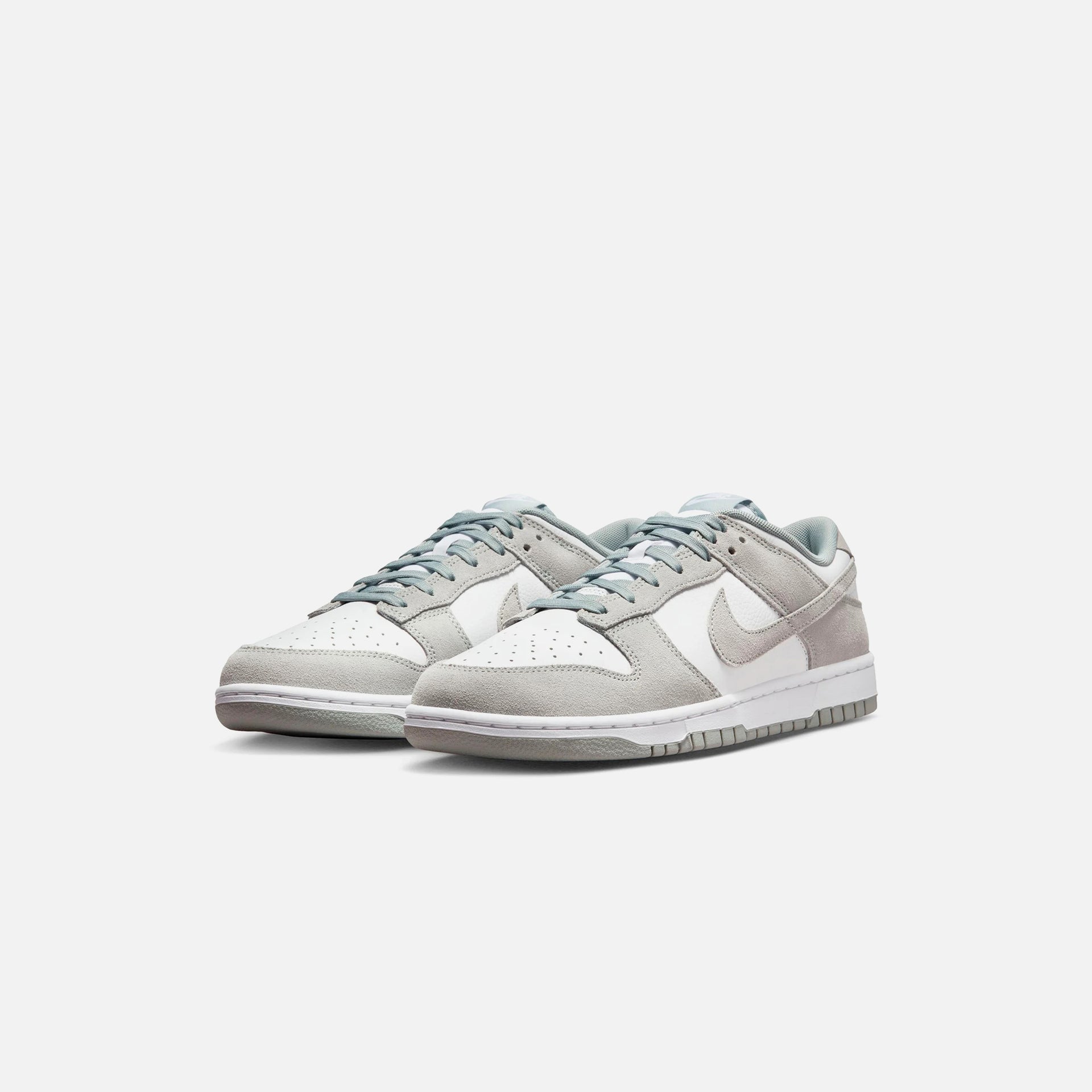 Nike Dunk Low Retro SE - White / Light Pumice