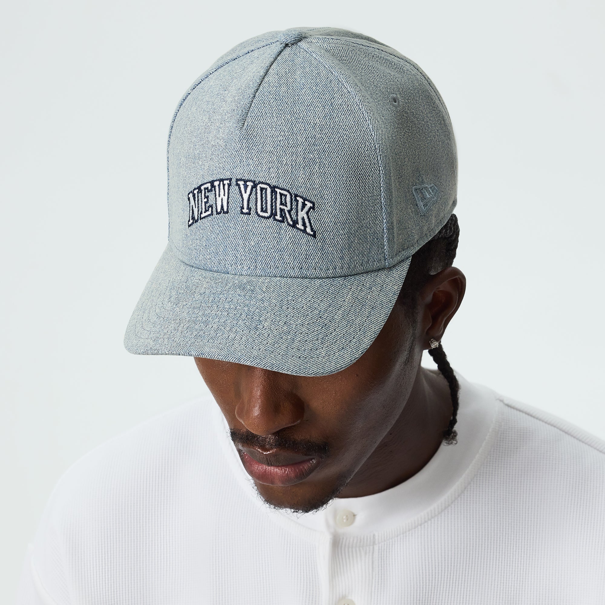 Kith & New Era for the New York Knicks Denim 9Forty M Crown Snapback -