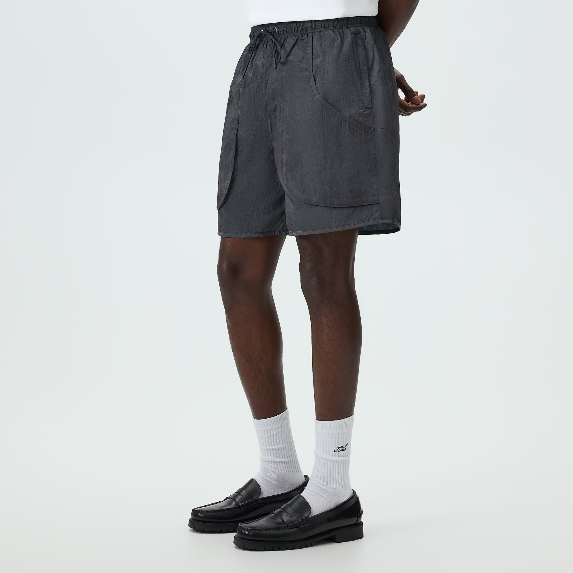 KITH Wrinkle Fowlerショートパンツ Kith Garment Dyed Wrinkle Nylon Fowler Short - Thunder