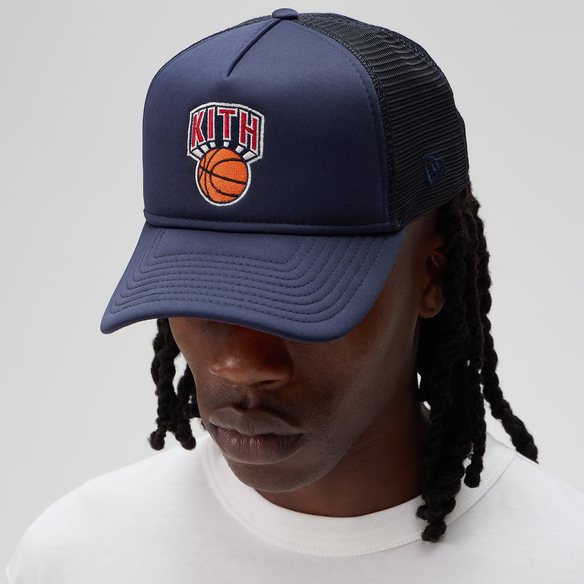 Kith & New Era for the New York Knicks 9FORTY MS Trucker Snapback - No