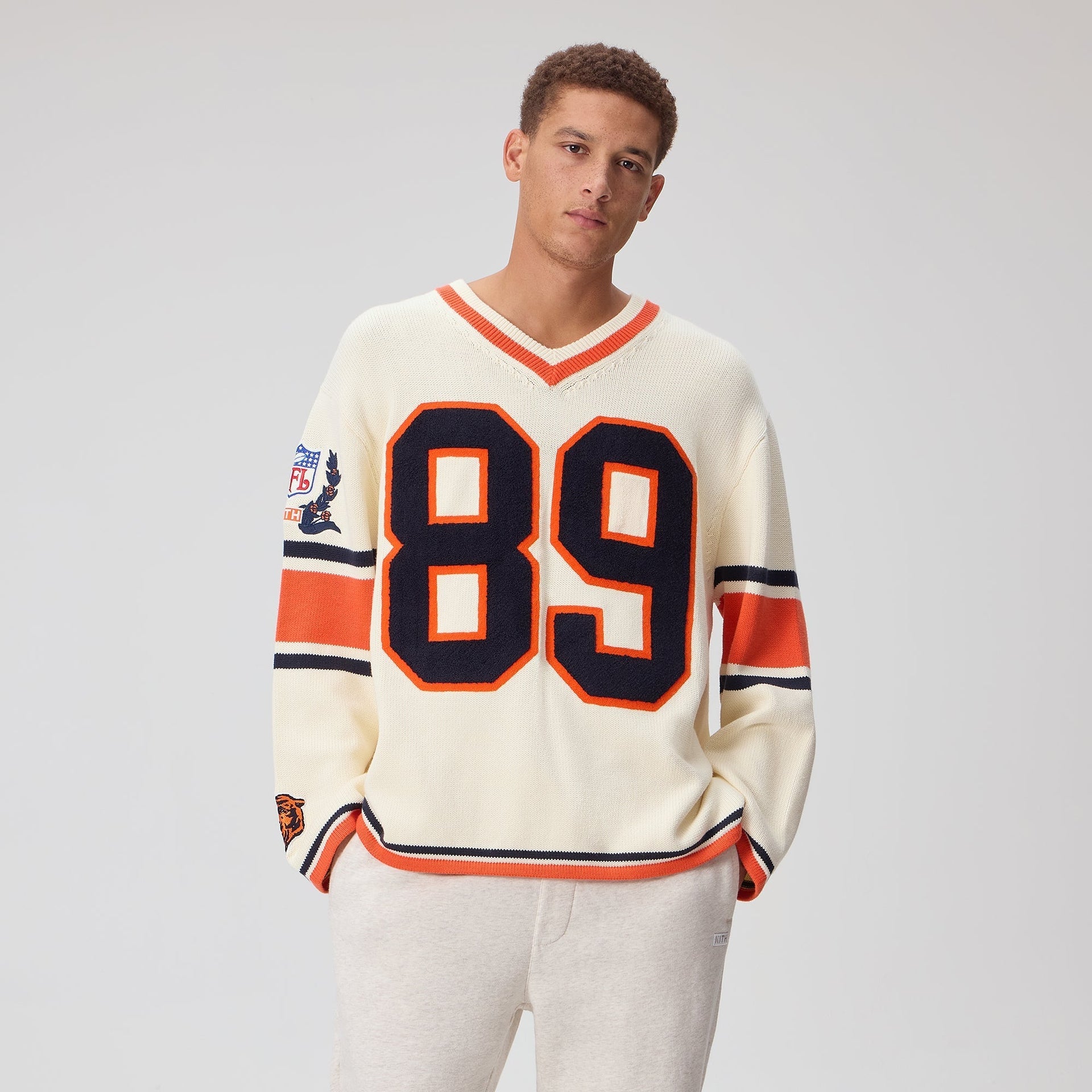 Kith for the NFL Chicago Bears V-Neck Beau Knit Sweater - Sandrift - PH