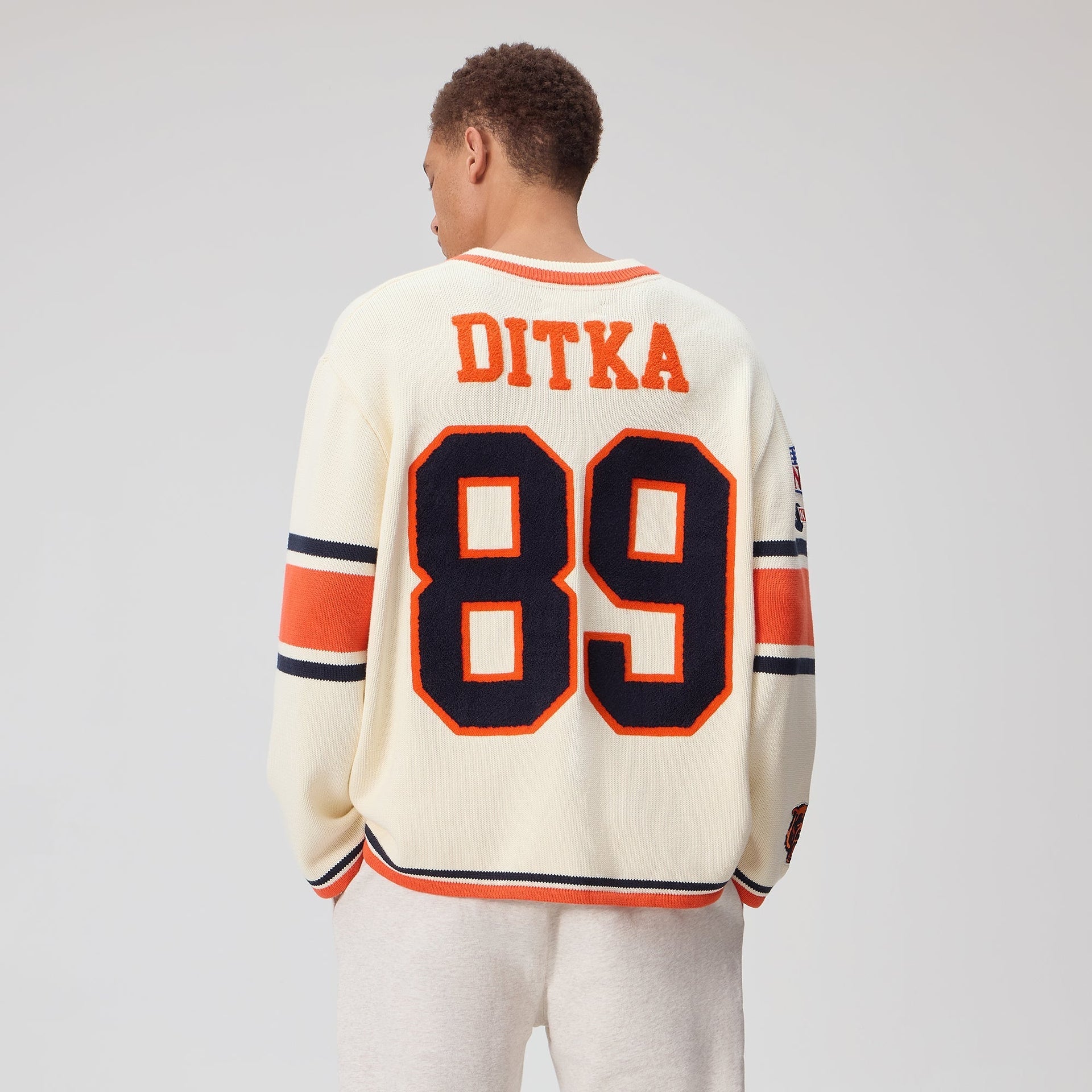 Kith for the NFL Chicago Bears V-Neck Beau Knit Sweater - Sandrift - PH